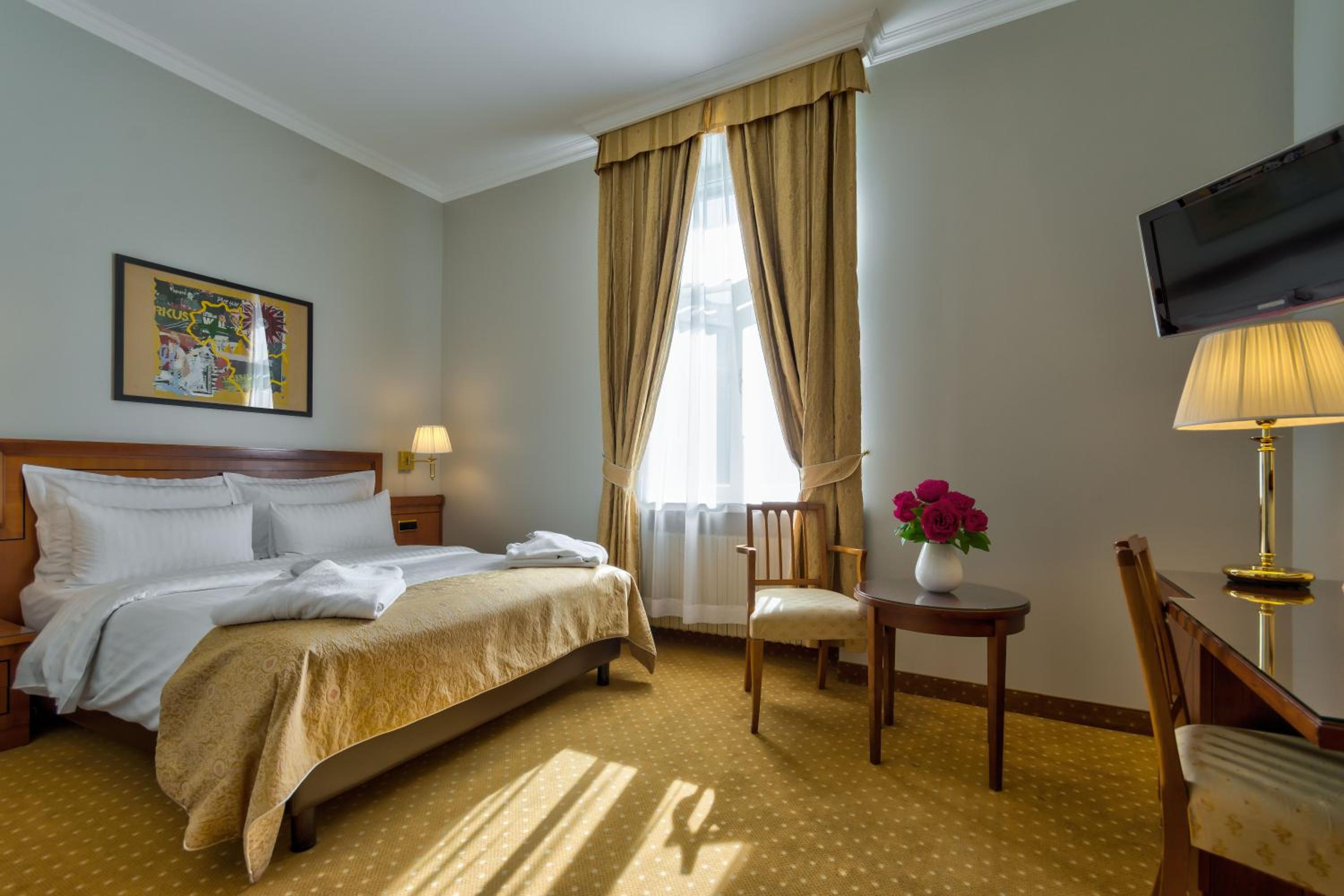 Superior Double Room - Photo 1