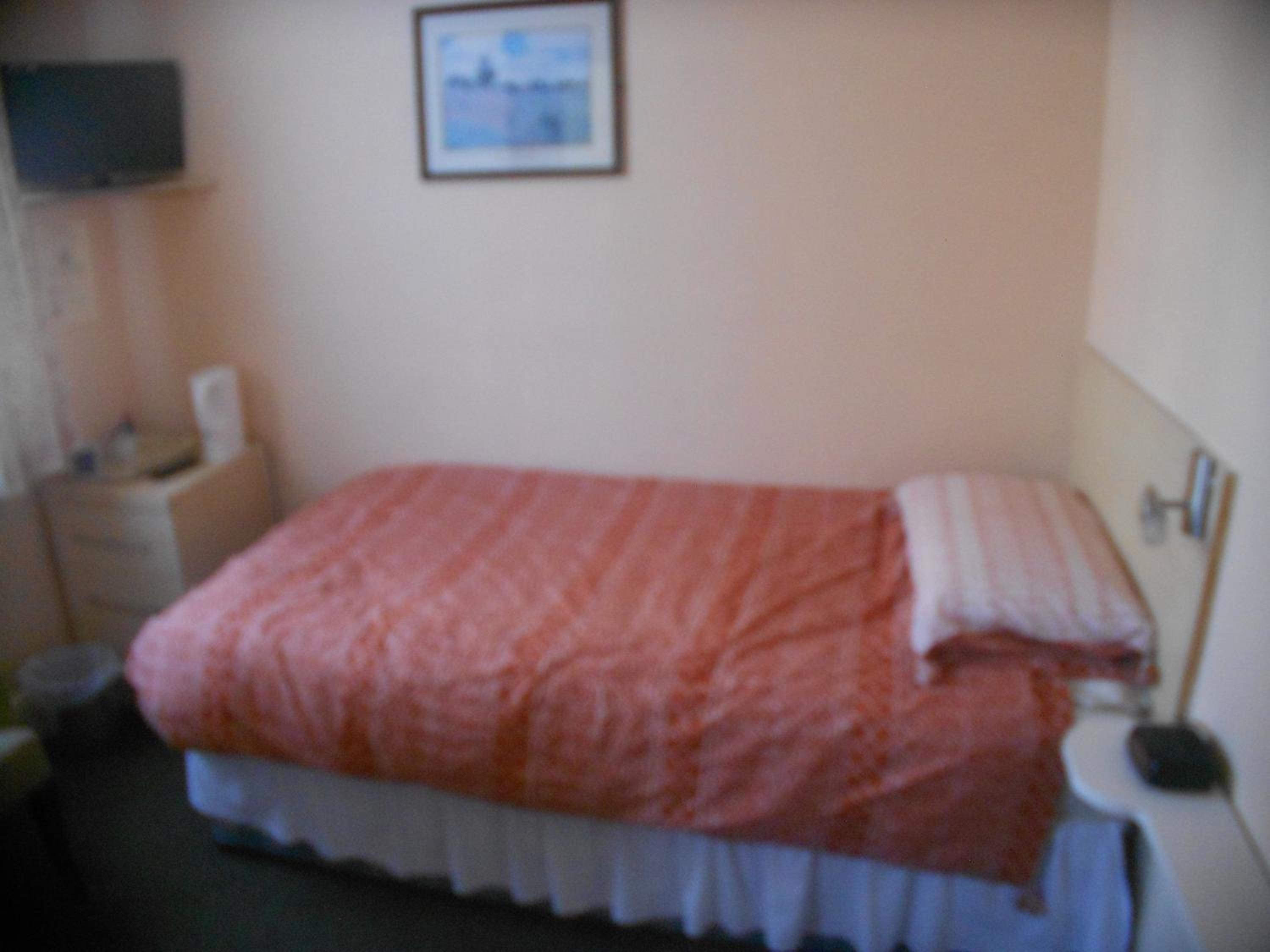 Single Room photo 3