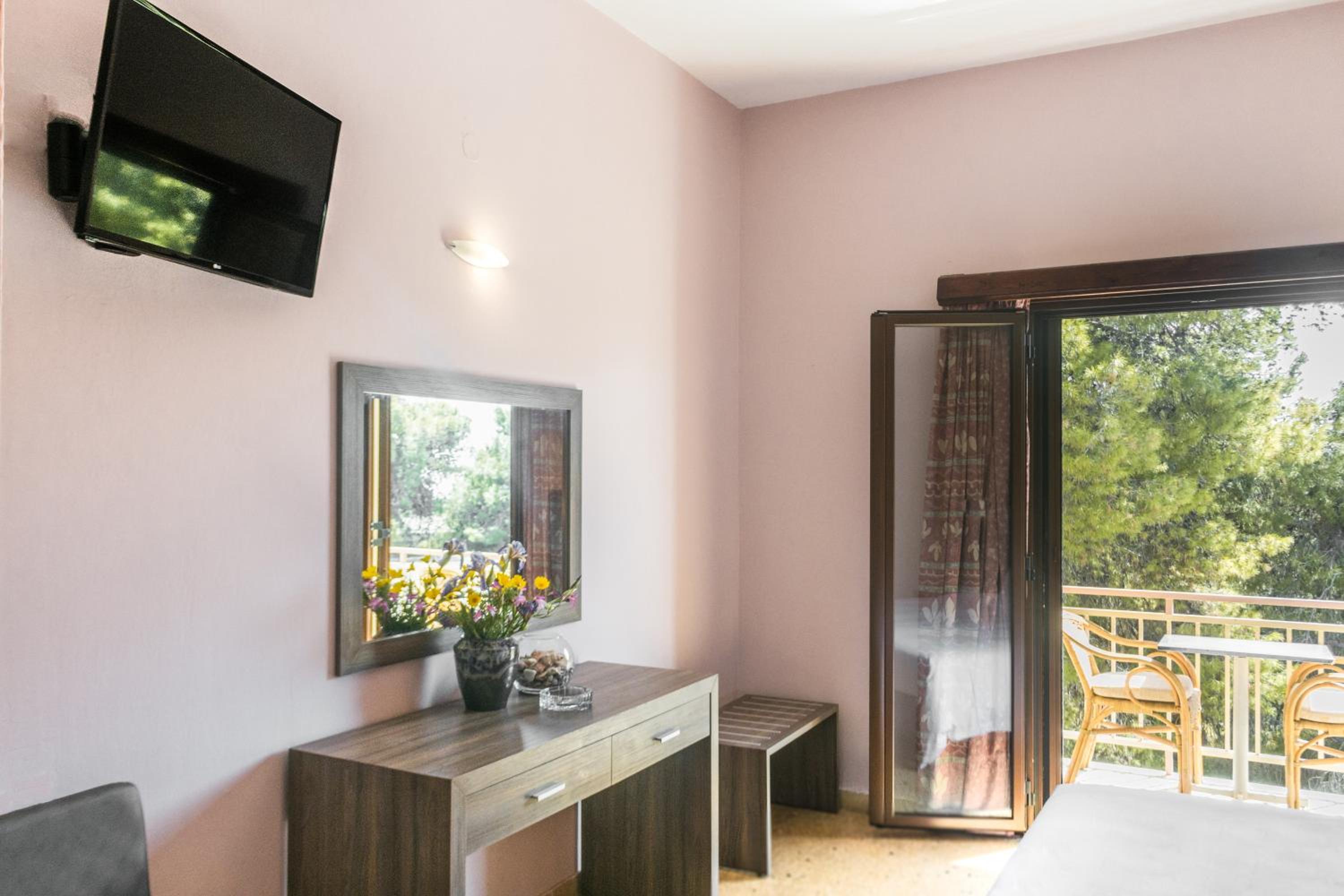 Double Room - Photo 11