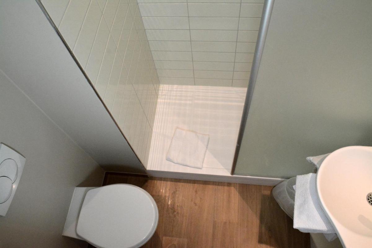 Double Room - Photo 5