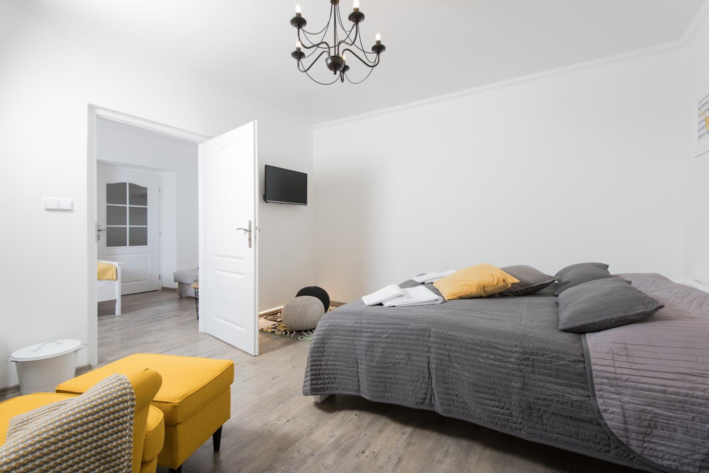 Suite - Photo 4