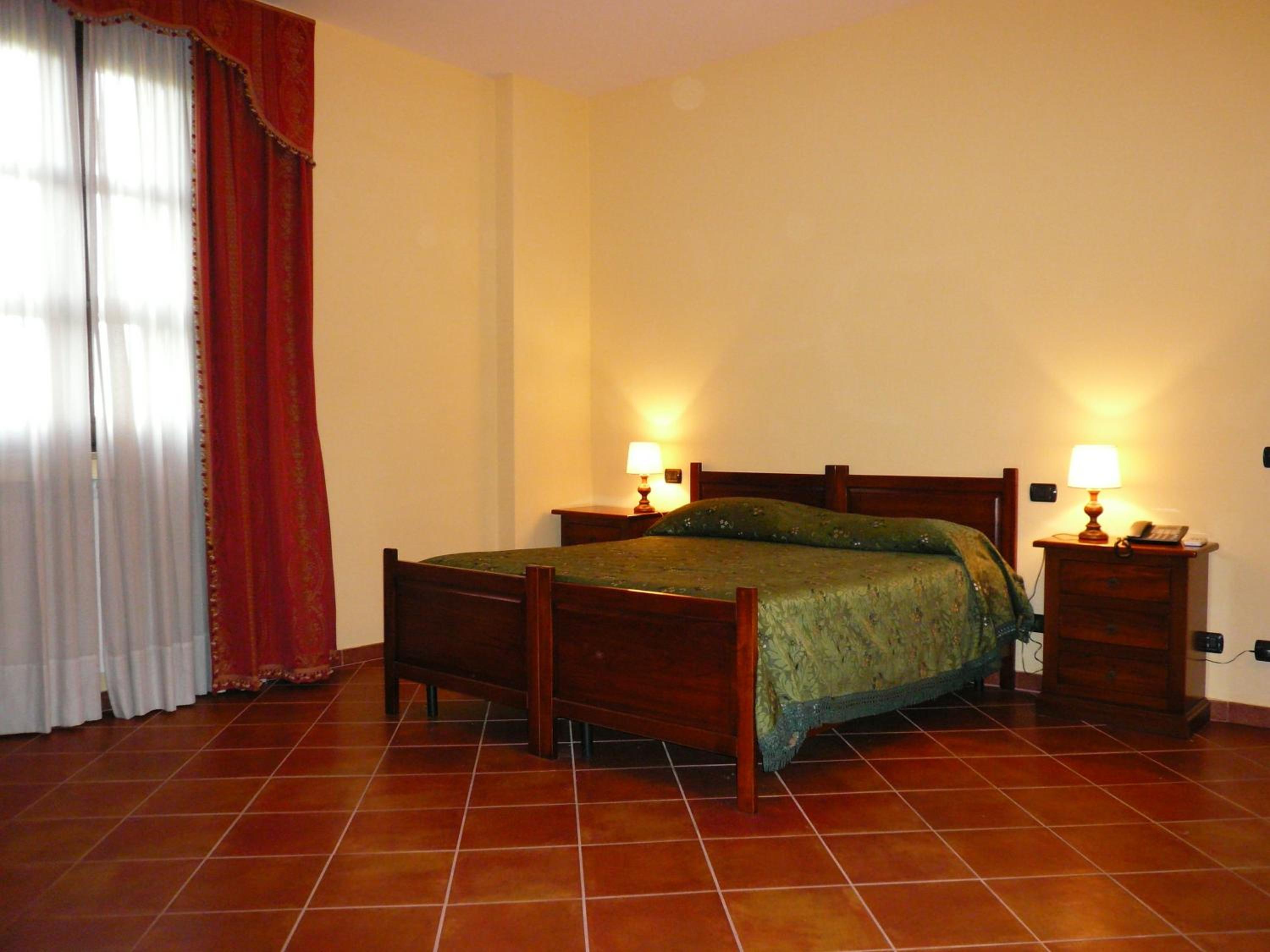 Double Room - Photo 4