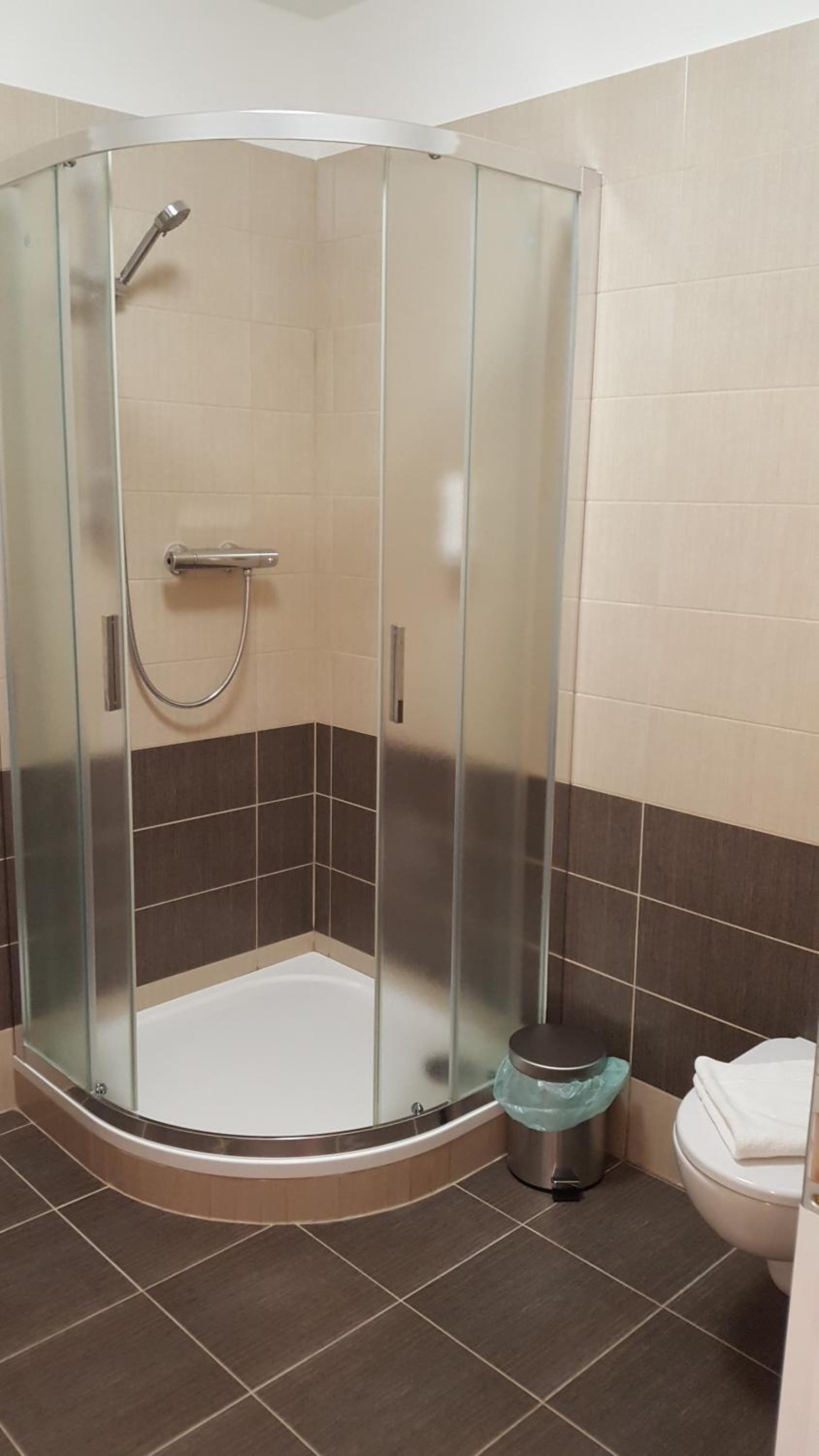 Quadruple Room with Private Bathroom photo 3