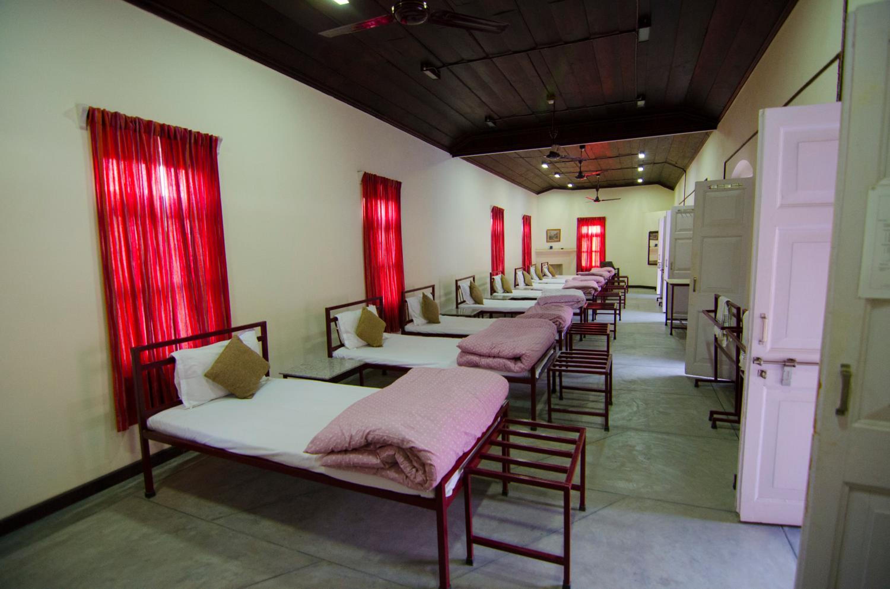 Bed in 8-Bed Mixed Dormitory Room photo 1