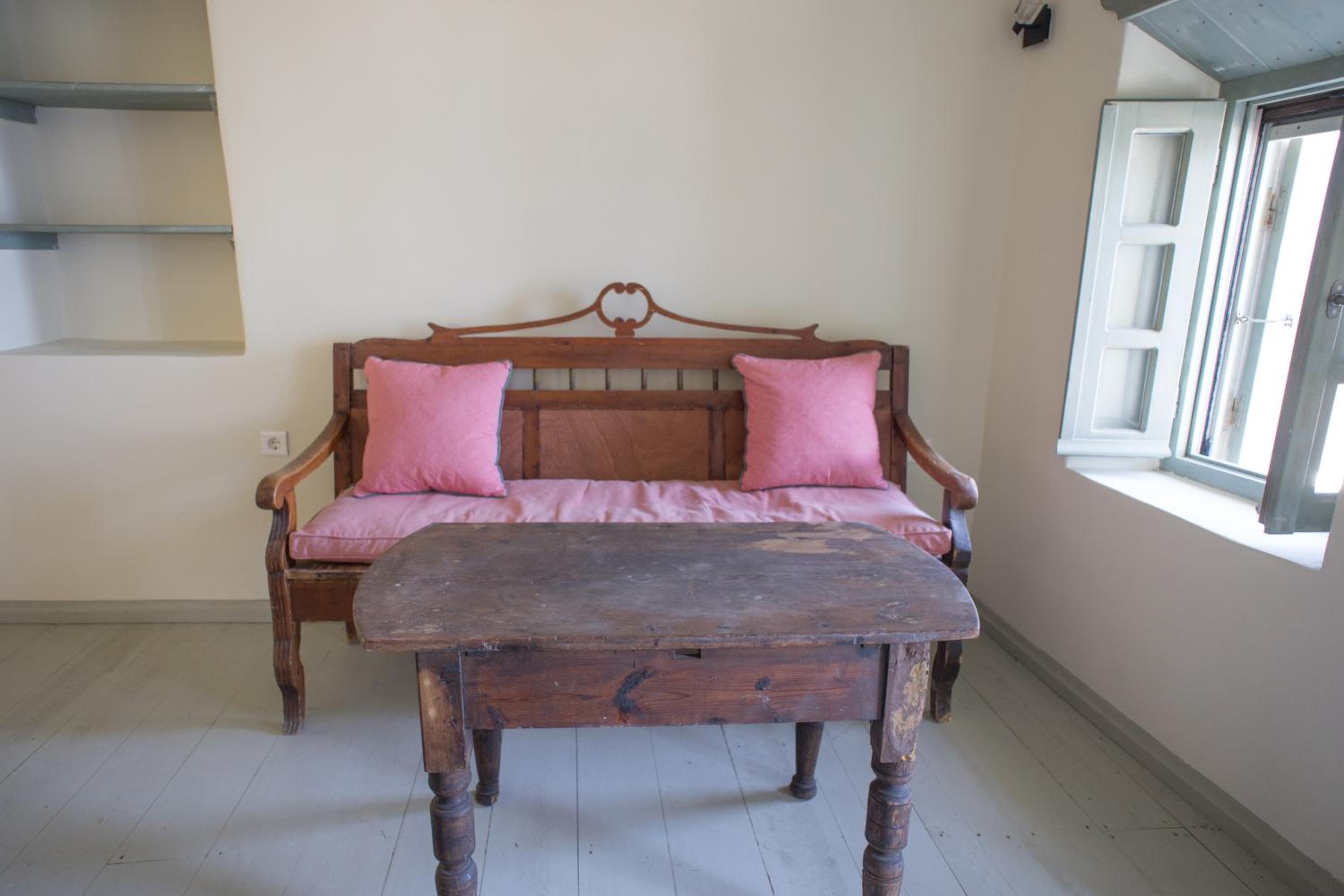Two-Bedroom House - Photo 7