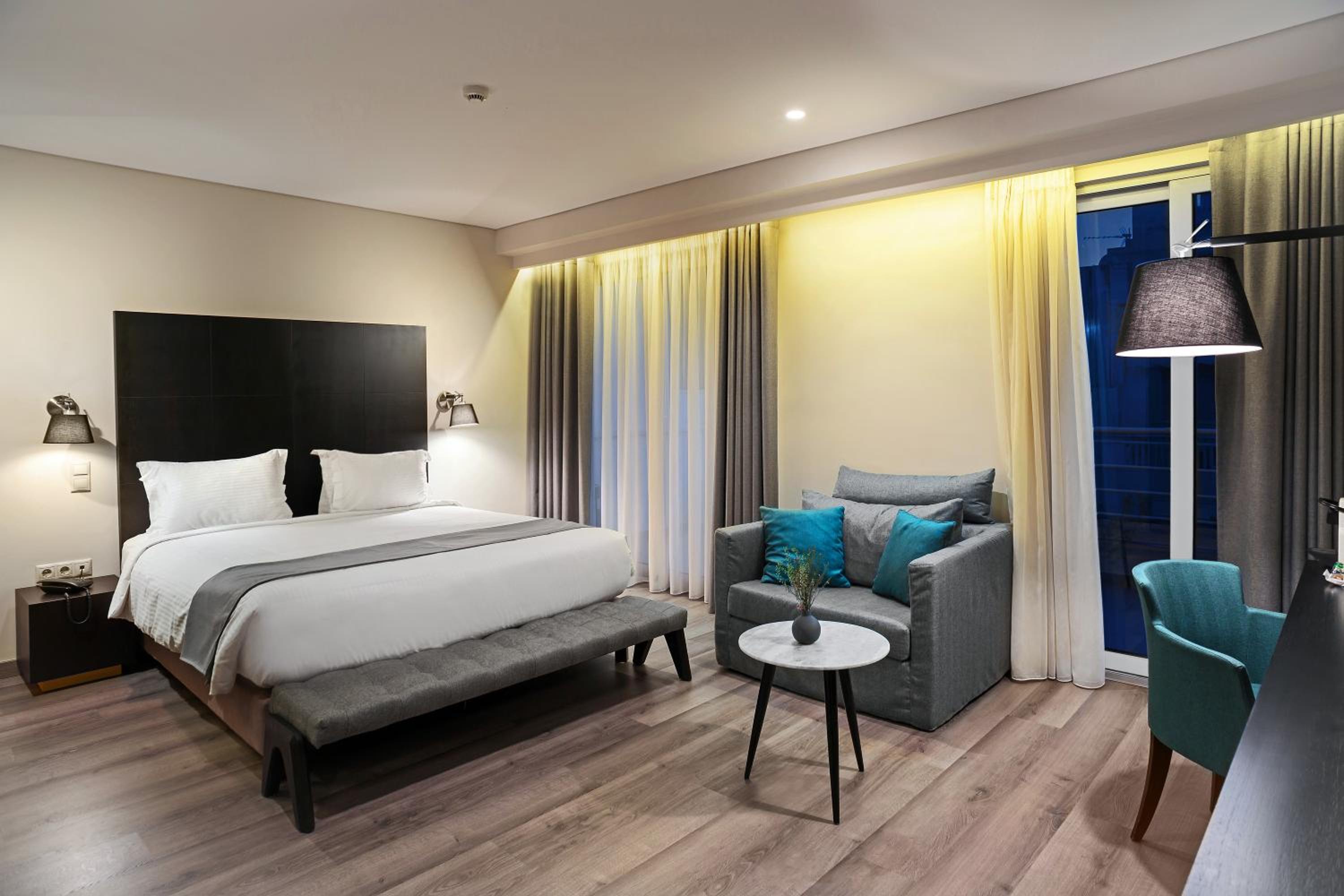 Junior Suite with Balcony photo 2