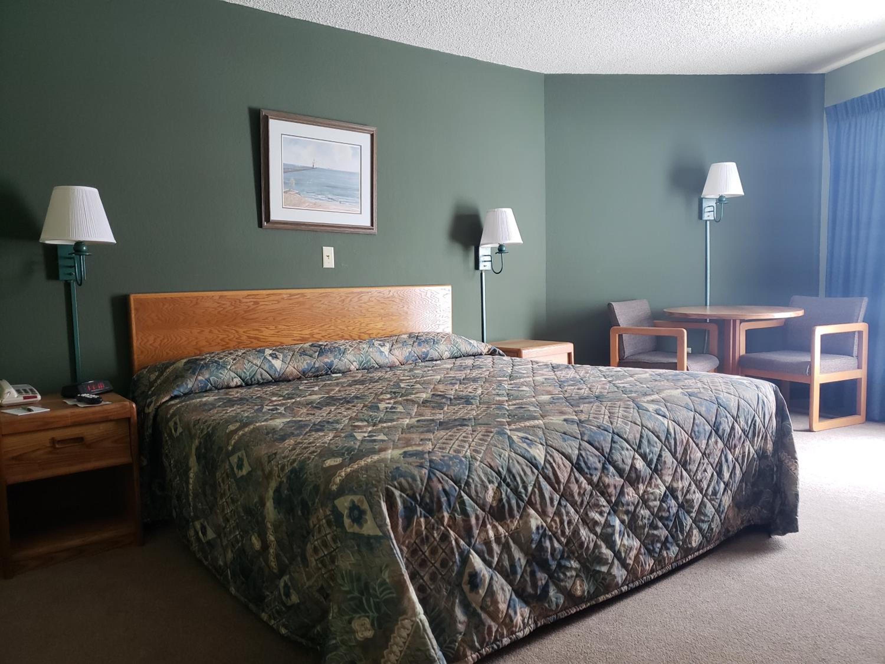 King Handicap Accessible with Harbor View