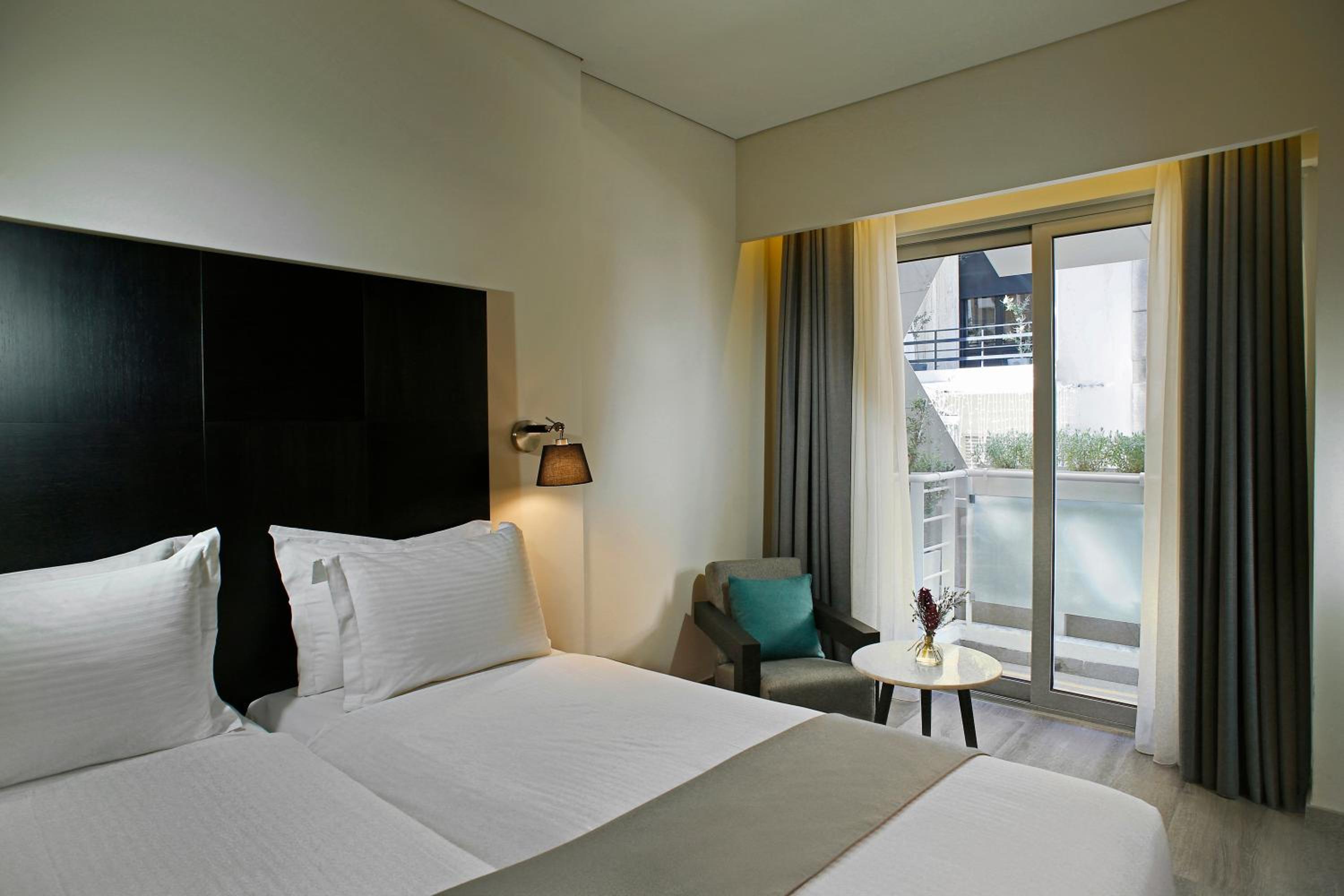 Double or Twin Room with Balcony photo 3