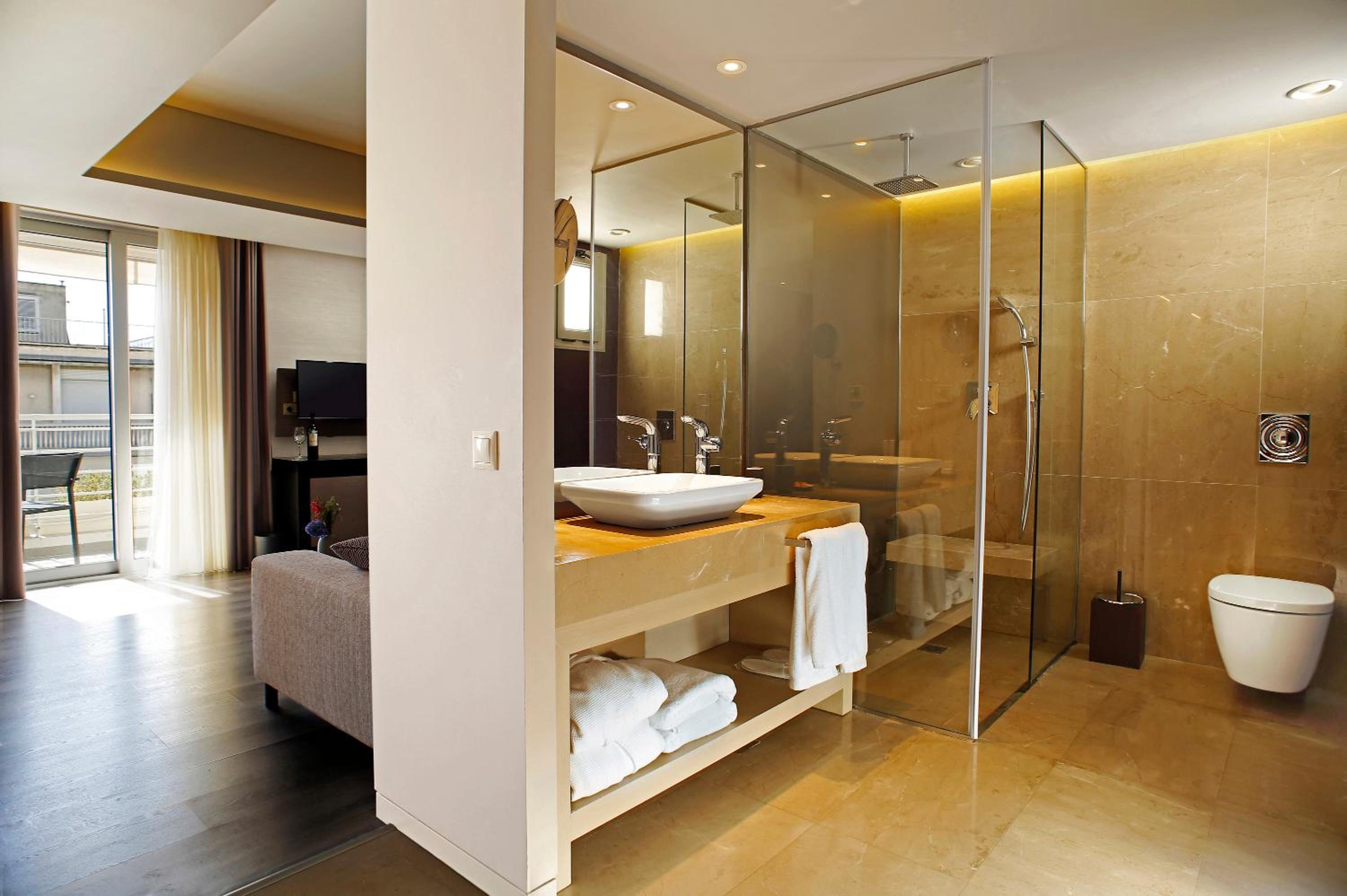 Suite with Balcony photo 3
