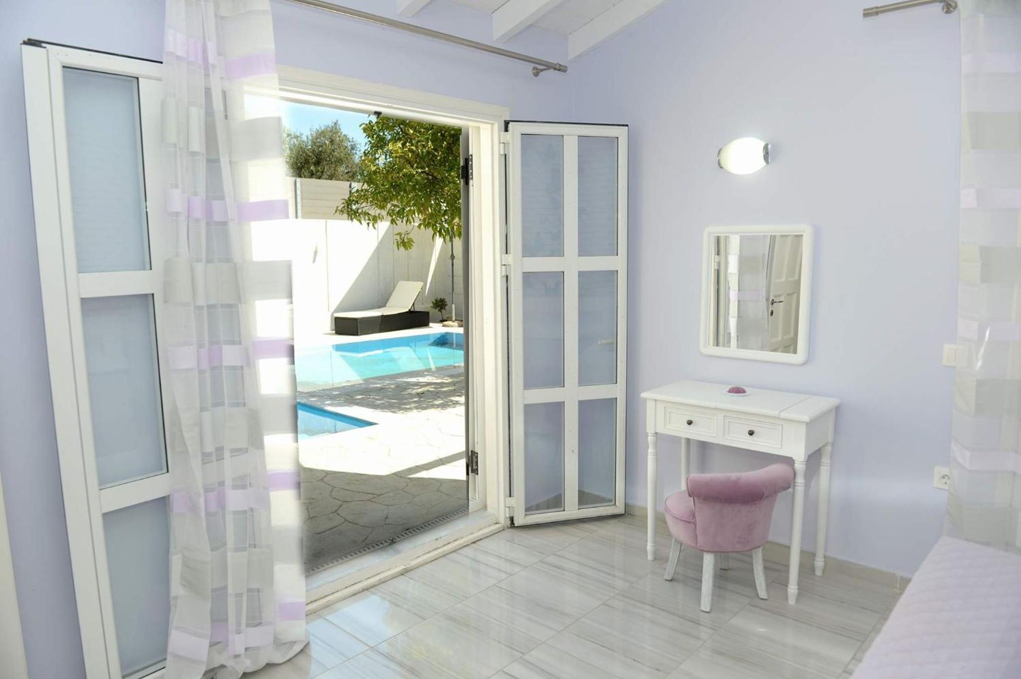 Villa photo 2