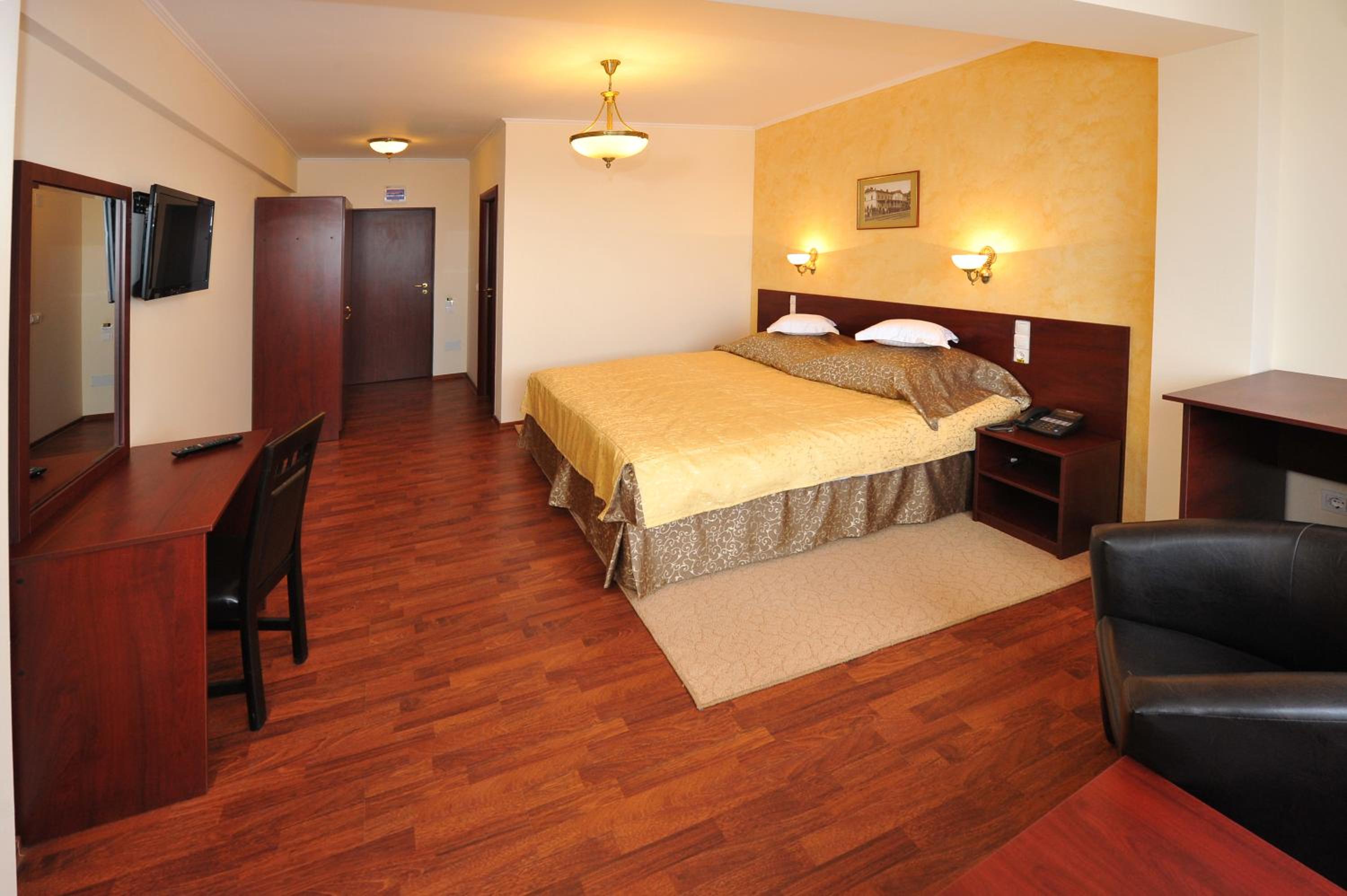 Standard Double Room - Photo 6
