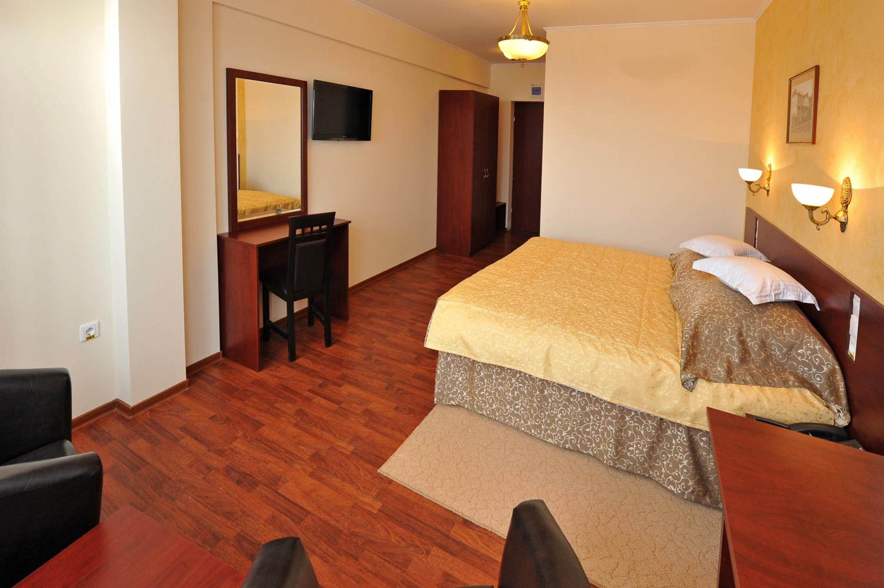 Standard Double Room - Photo 14