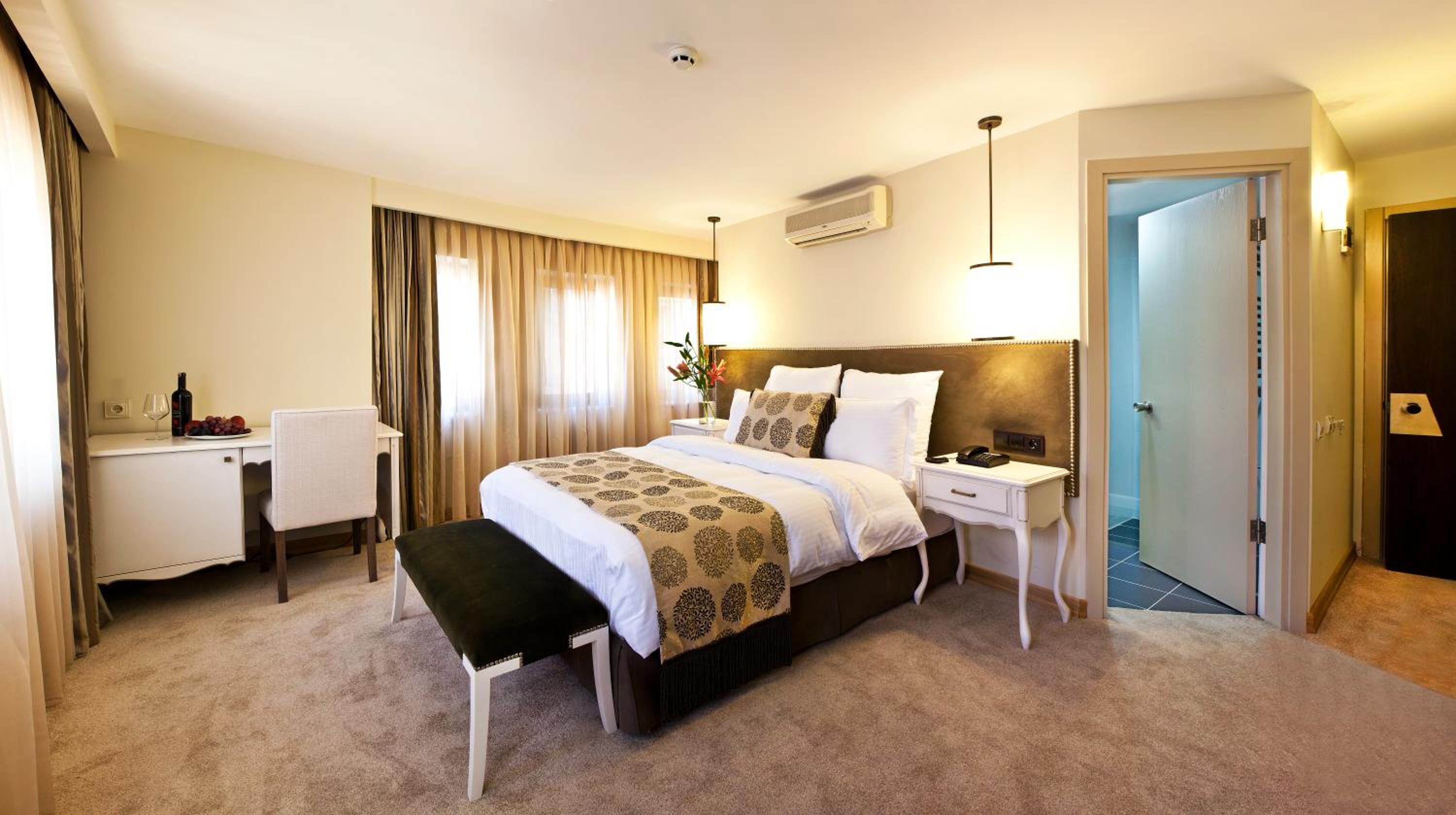 Deluxe Triple Room photo 2