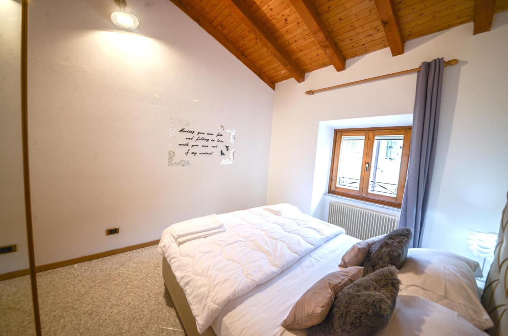 Two-Bedroom Penthouse Apartment with Balcony
