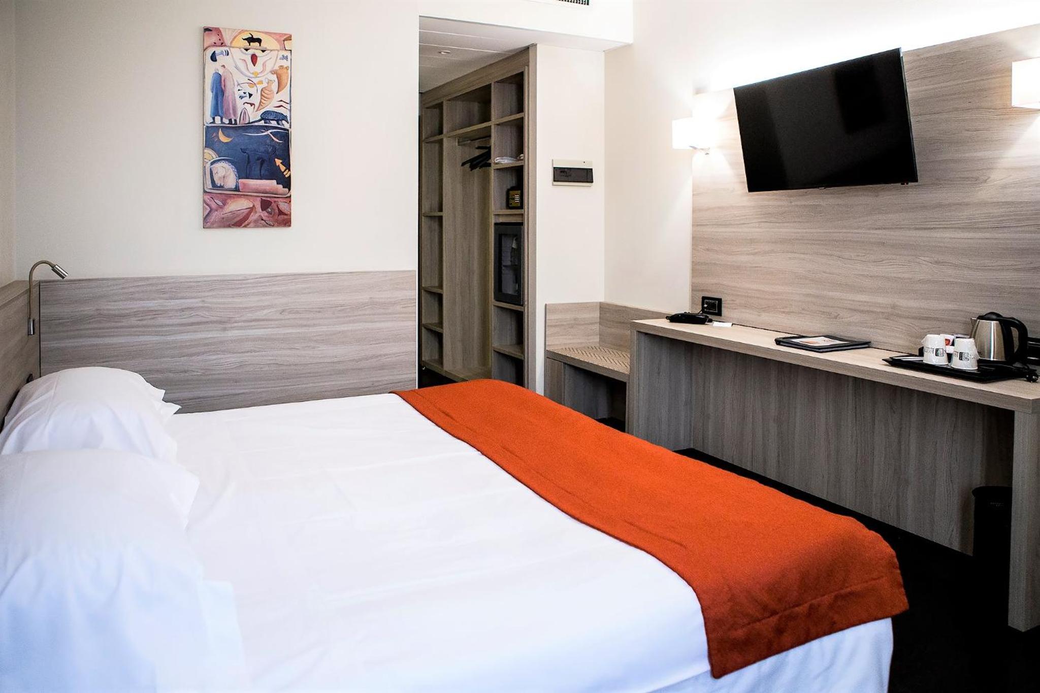 Comfort King Room - Photo 8
