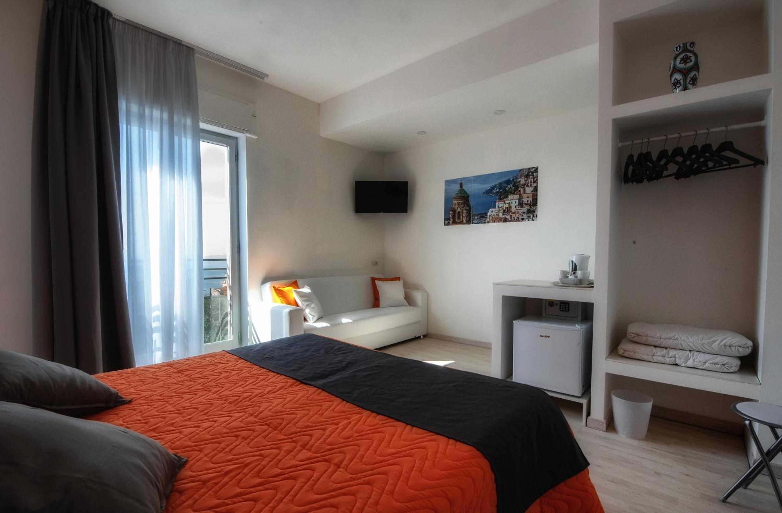 Double Room With Extra Bed photo 2