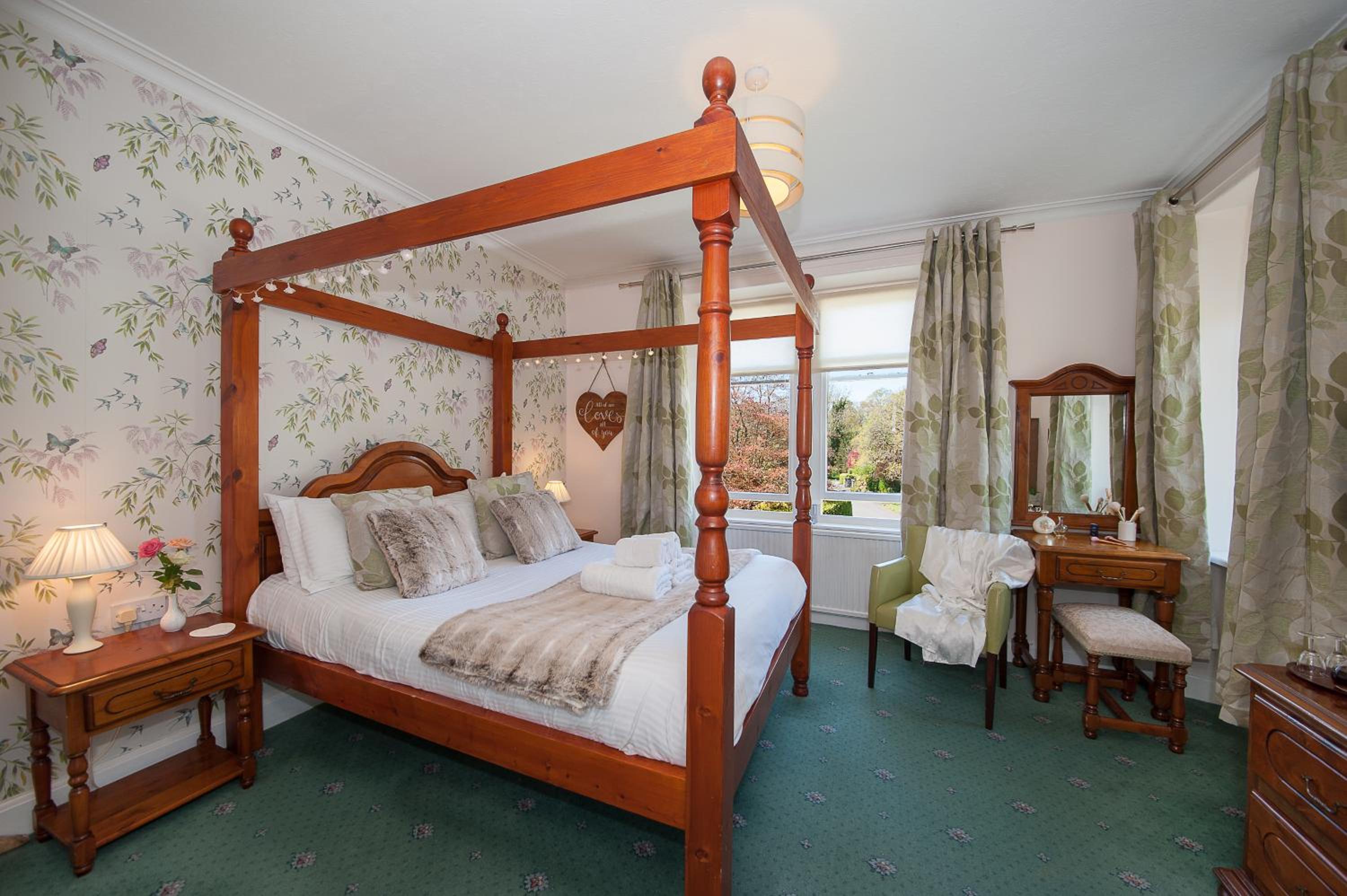 Superior Double Room with Four-Poster Bed -2
