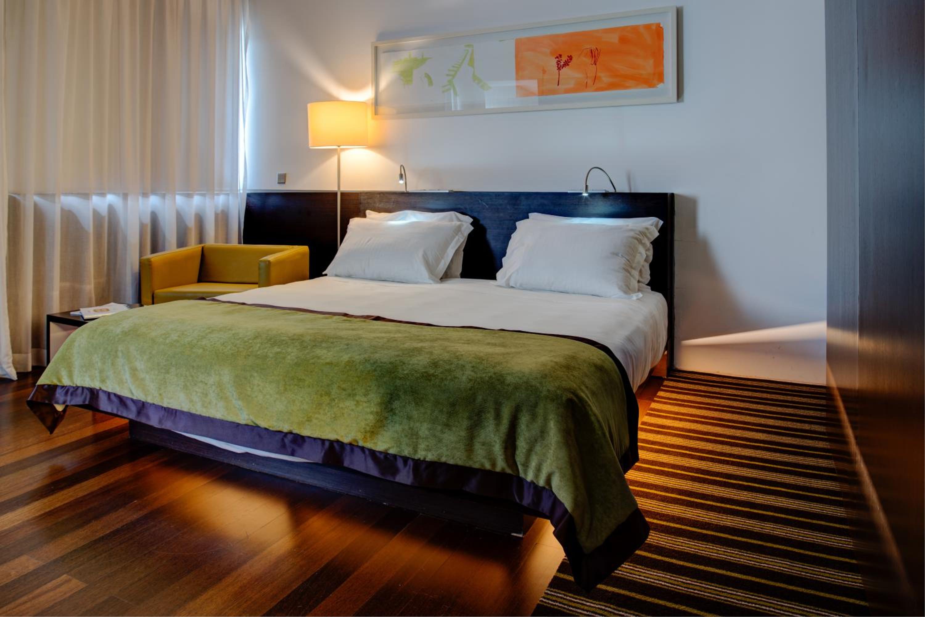 Executive Suite - Photo 5