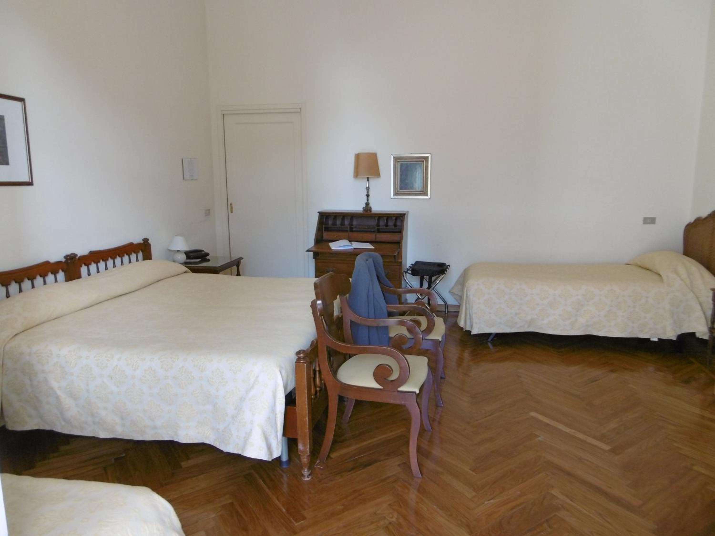 Family Quadruple Room - Photo 7