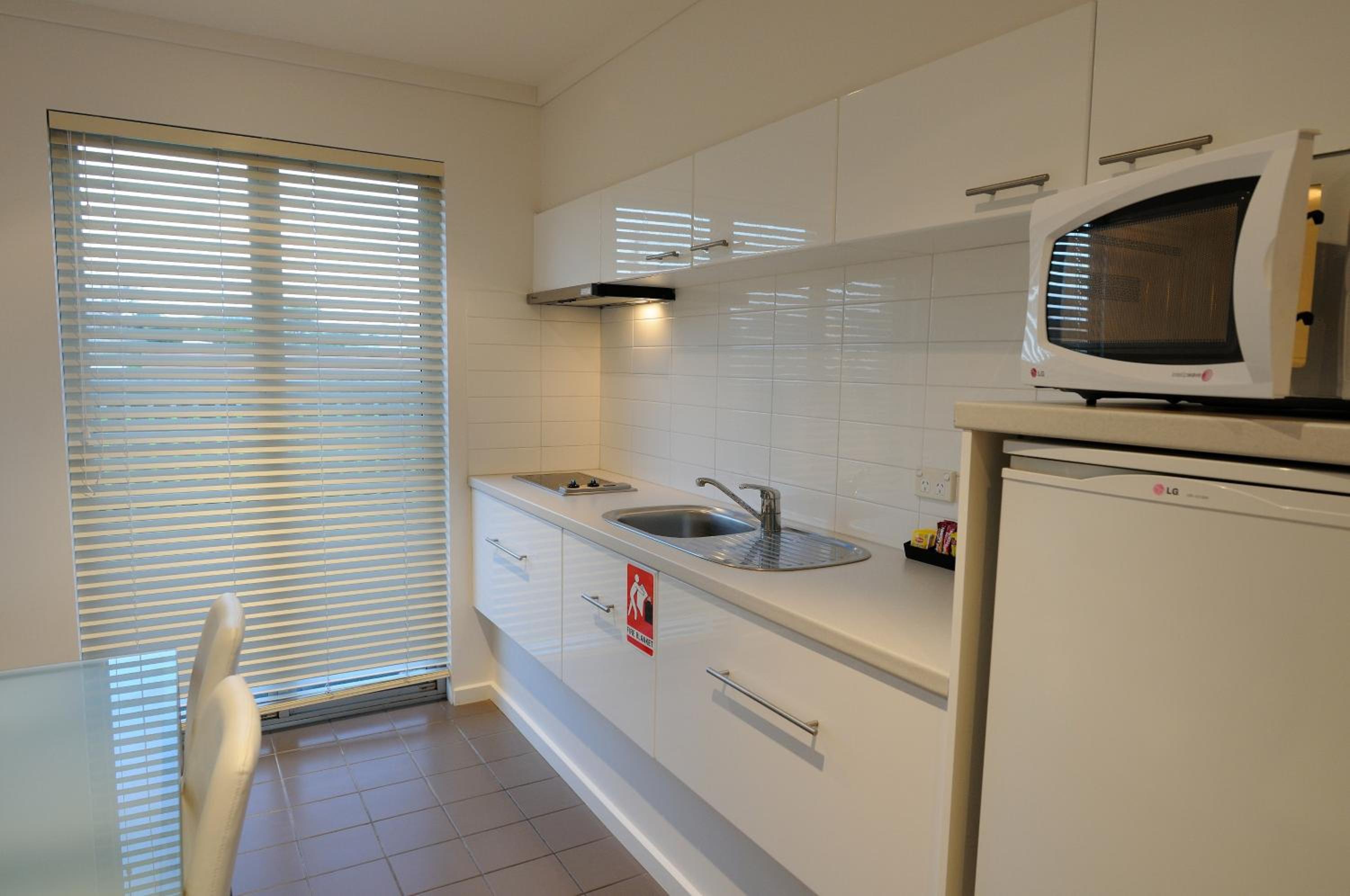 Loft Apartment - Photo 12