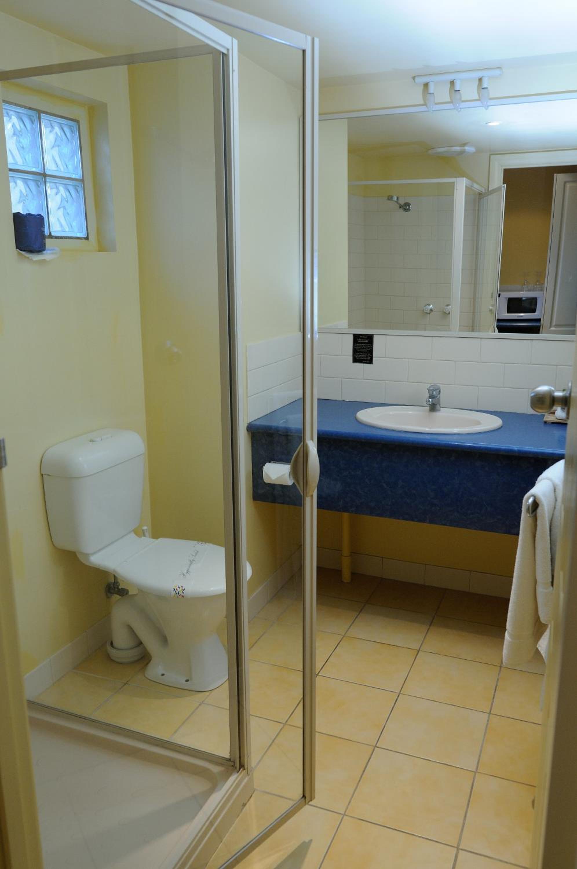 Queen Room - Photo 14