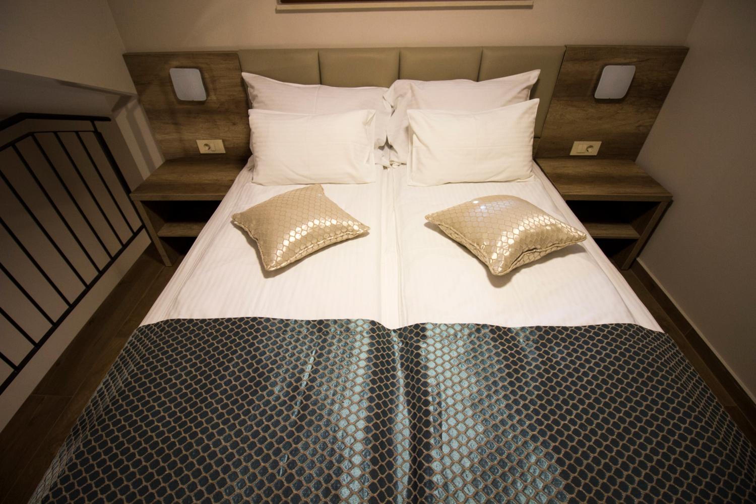Superior Double or Twin Room photo 3