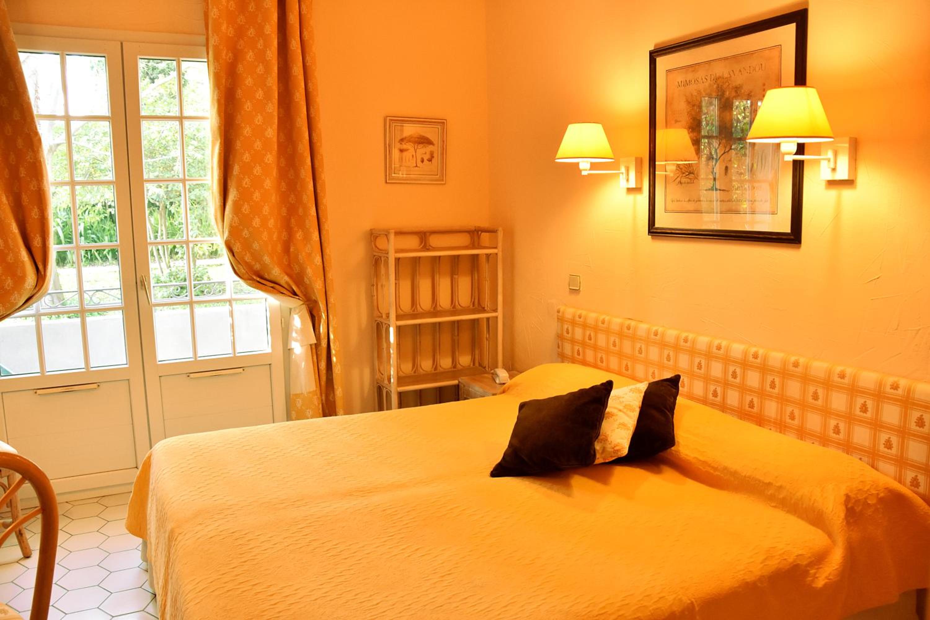 Small Double or Twin Room - Photo 4