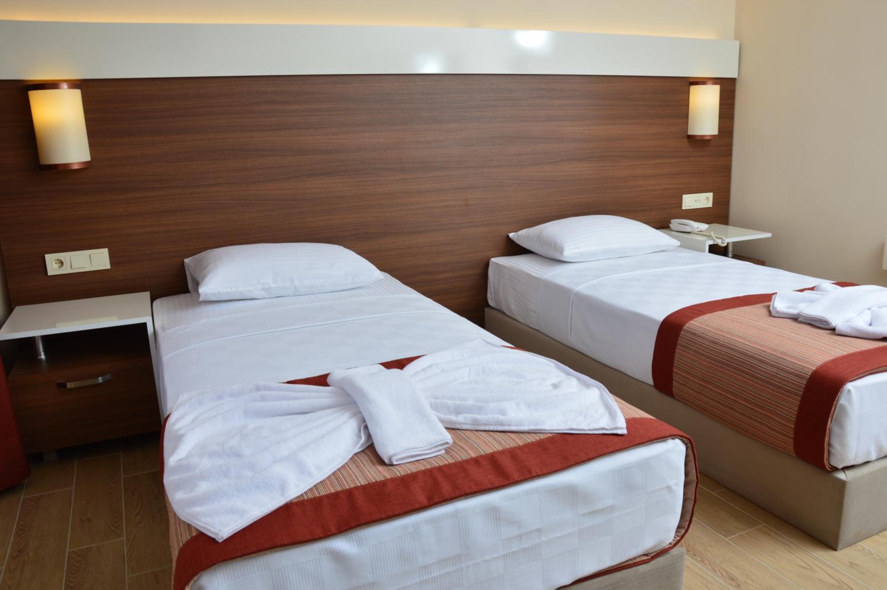 Double Room with Mountain View - Photo 5