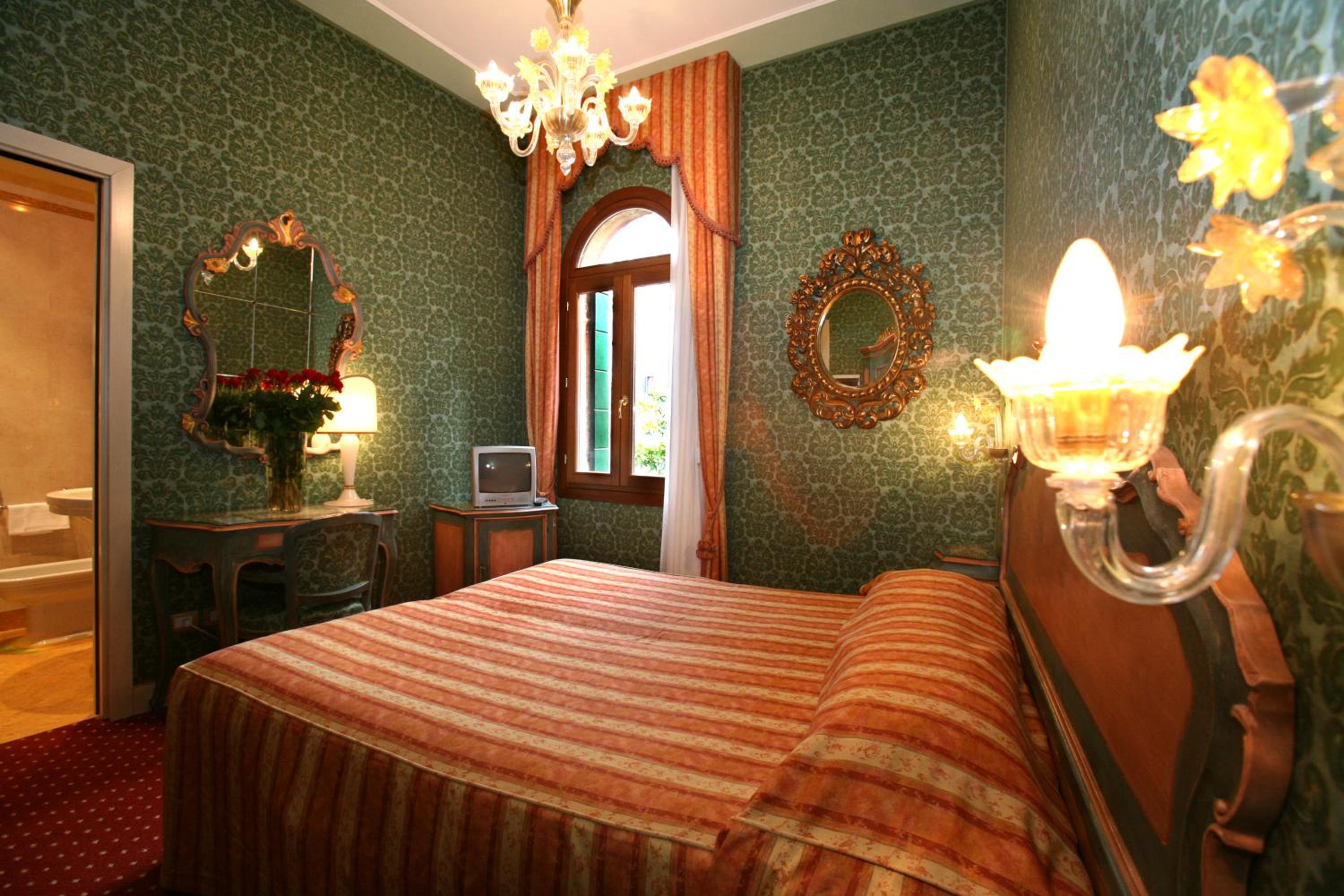 Superior Double or Twin Room photo 2