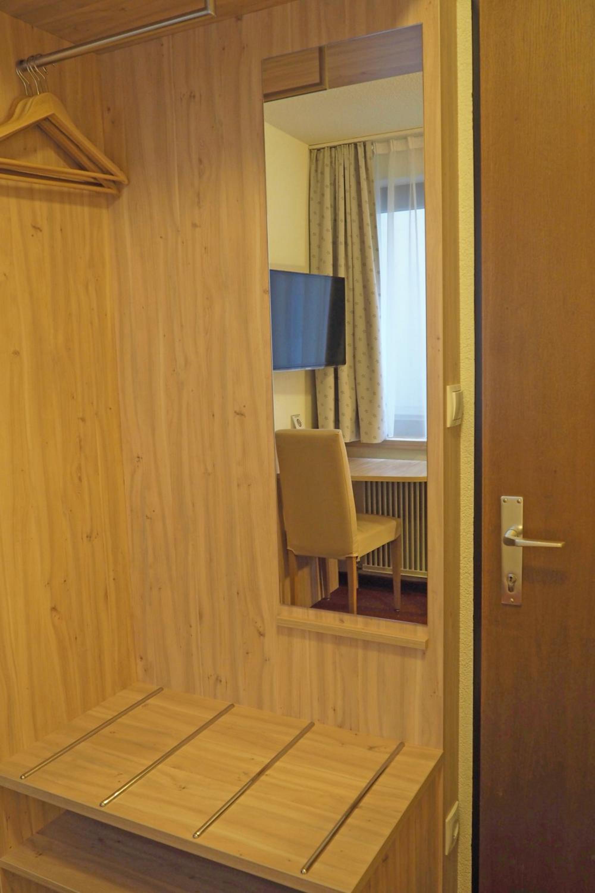 Single Room photo 2