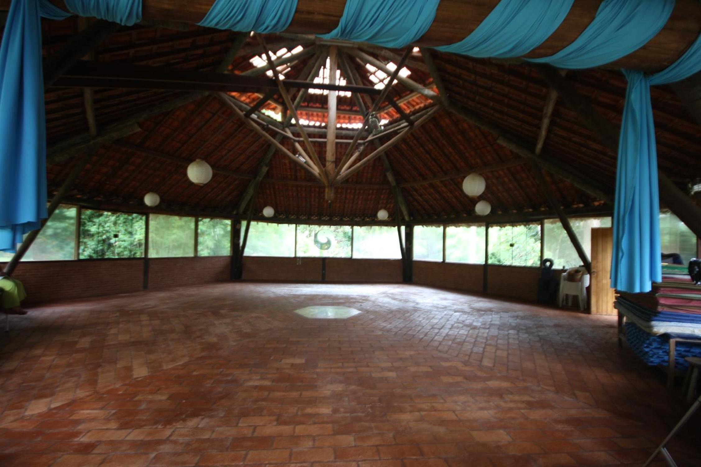 Seven-Bedroom House photo 3