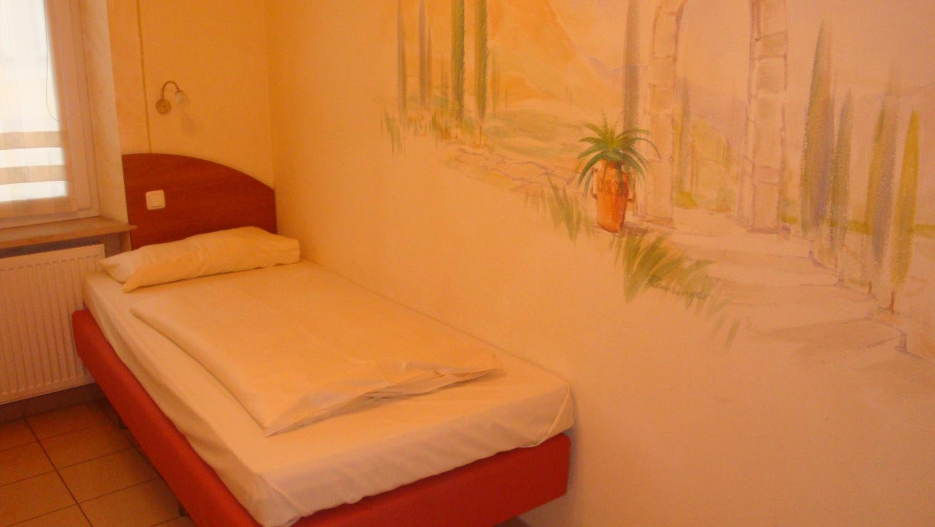 Single Room photo 2