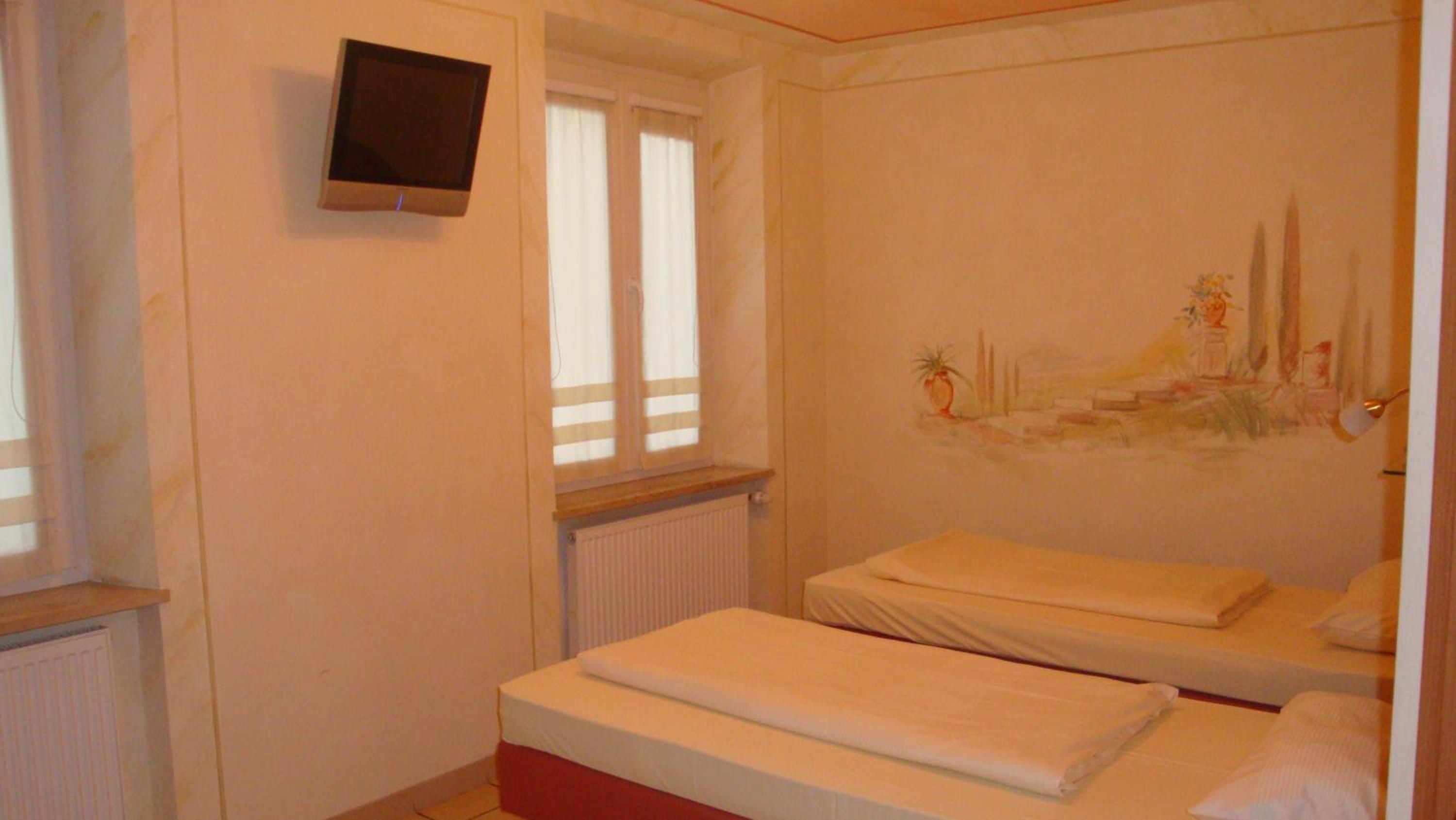 Double Room - Photo 10