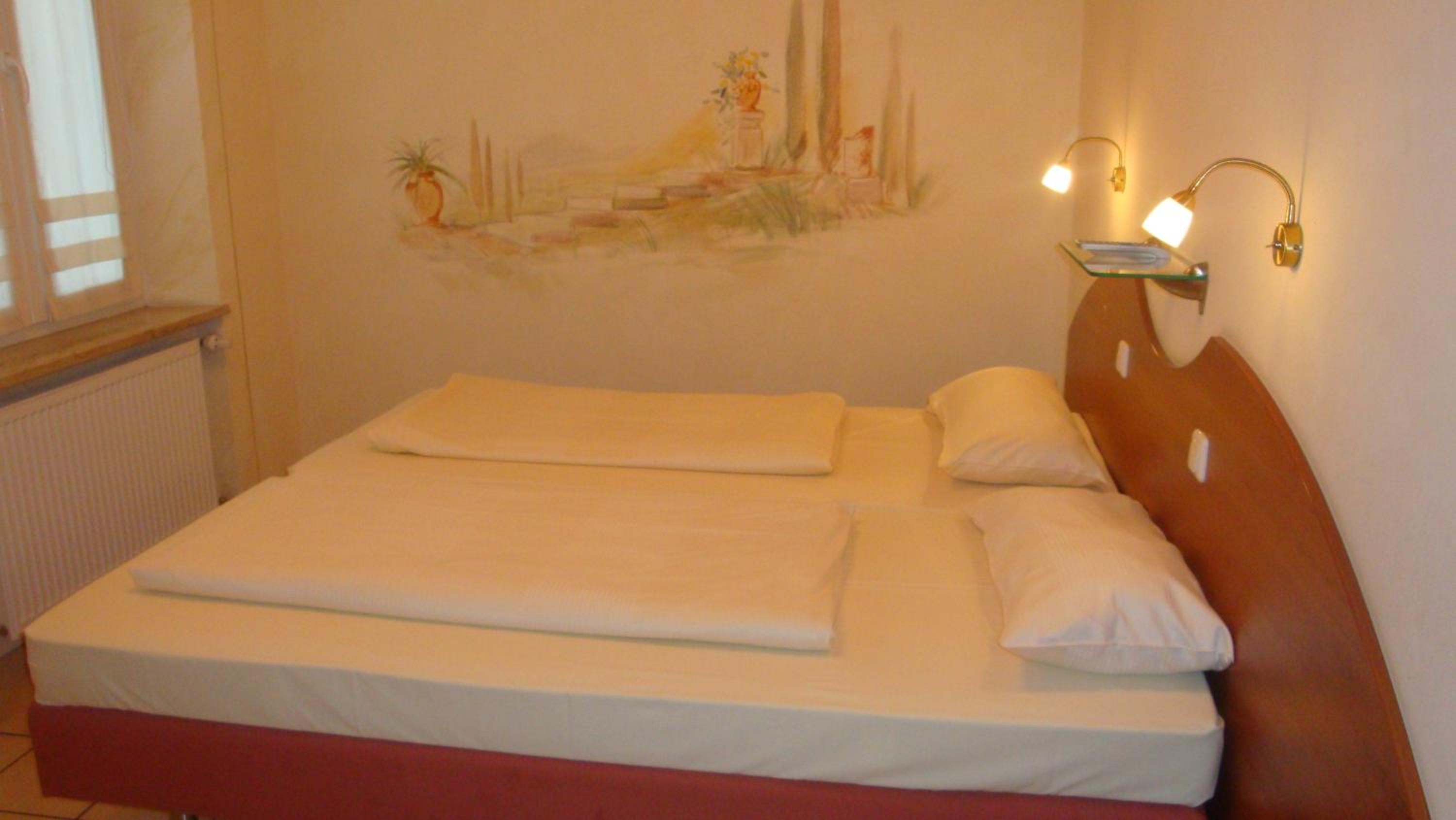 Double Room - Photo 5