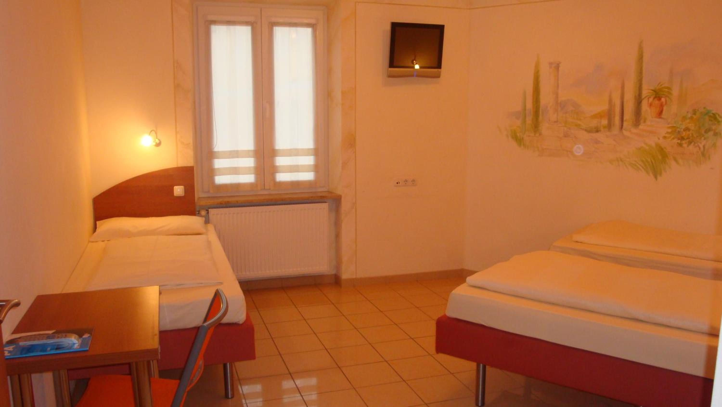 Triple Room - Photo 6