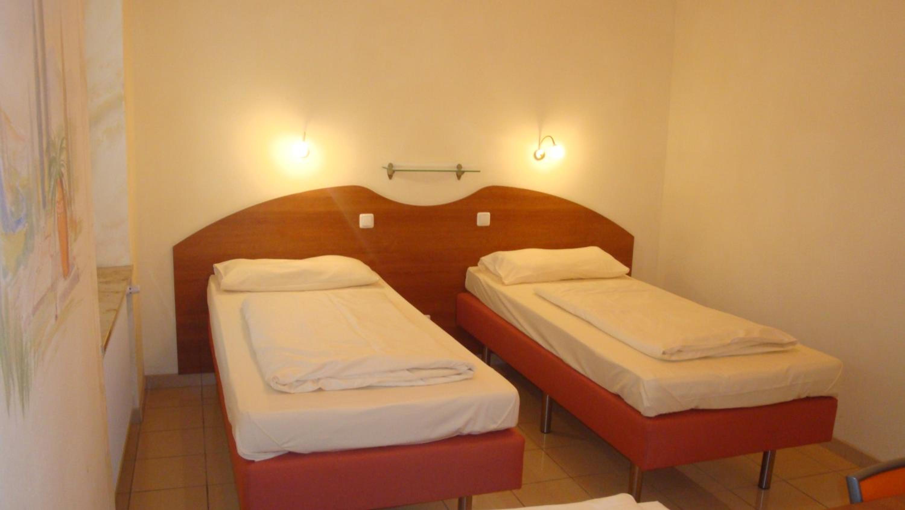 Triple Room - Photo 5