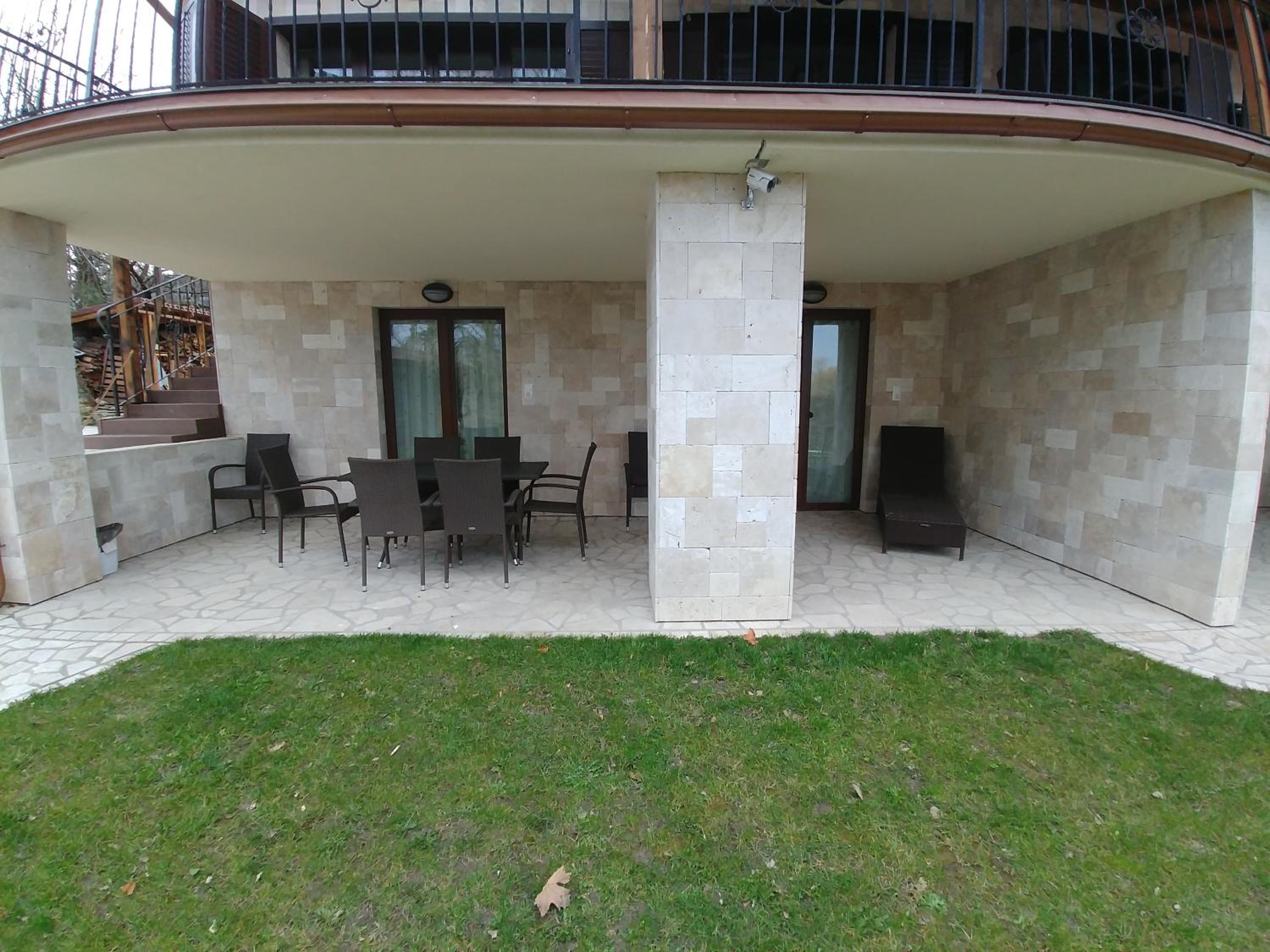 Two-Bedroom Apartment with Terrace (6 Adults) - Photo 5