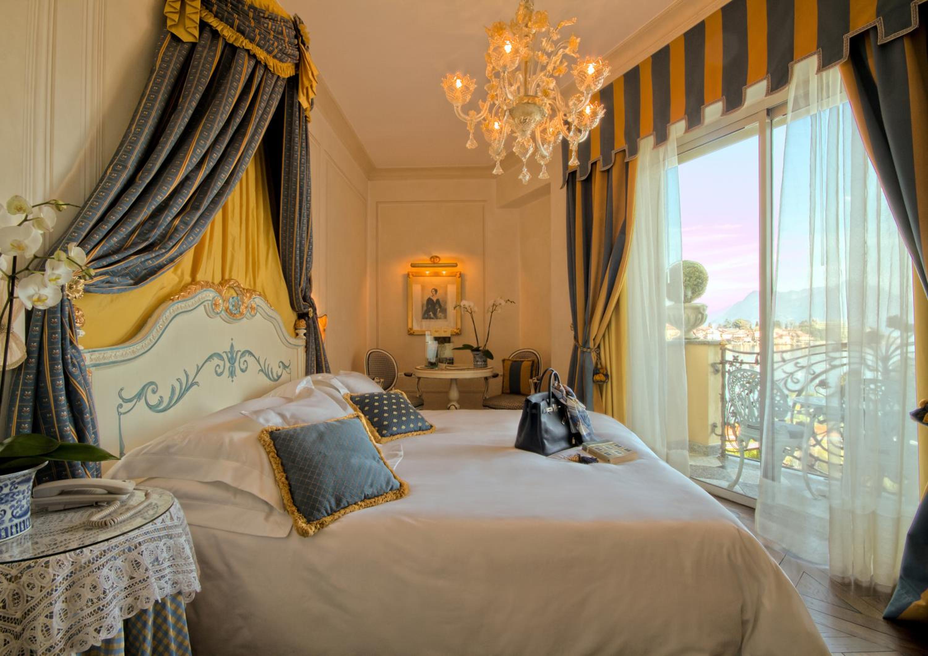 Deluxe Double Room with Lake View - Photo 10