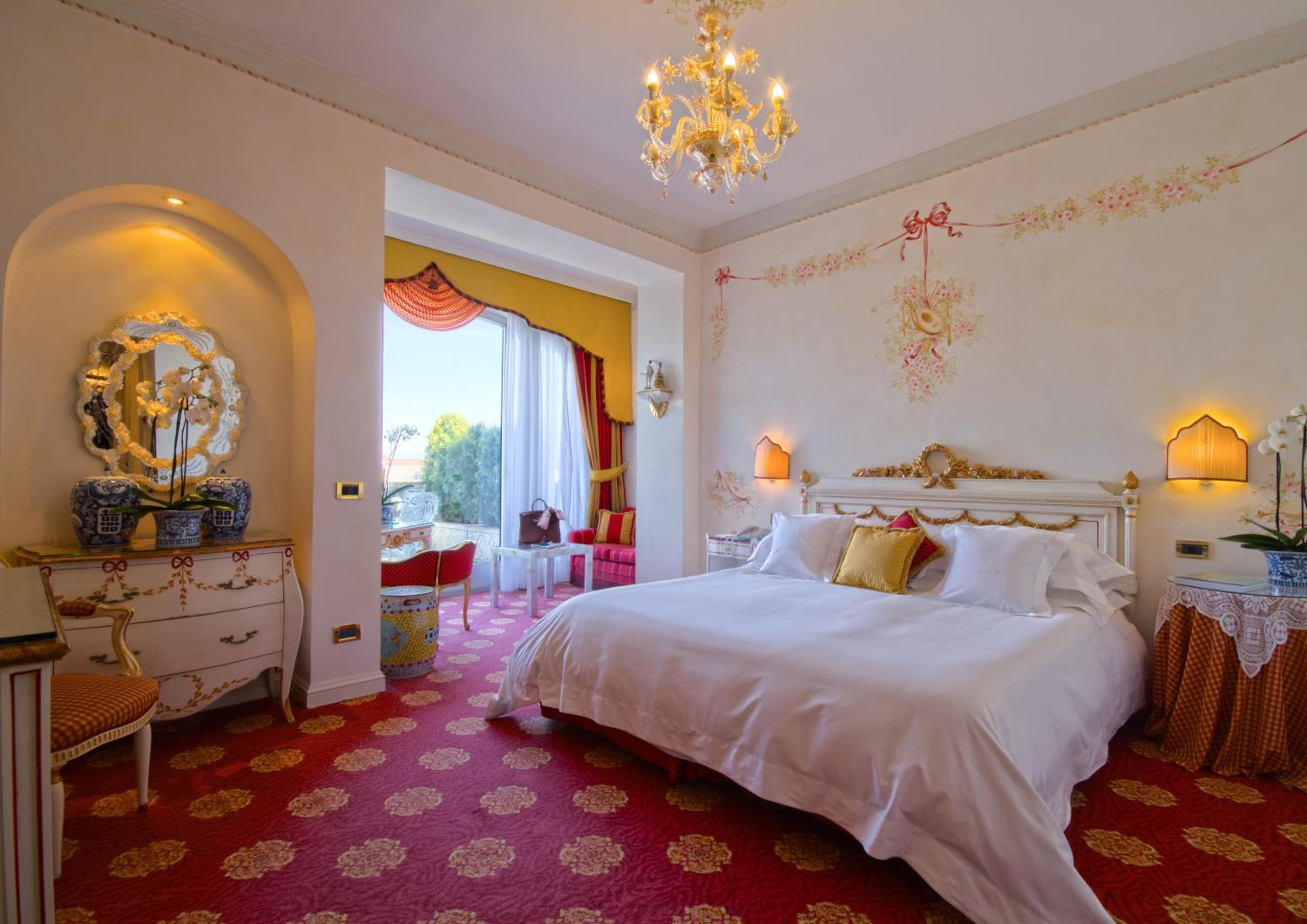 Junior Suite with Lake View - Photo 1