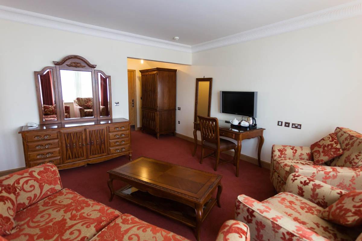 Suite - Photo 3