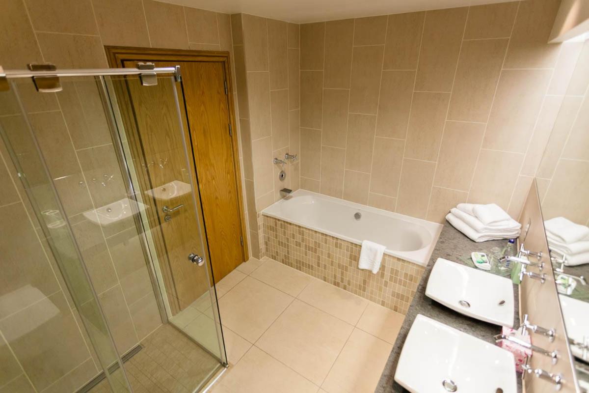 Suite - Photo 8
