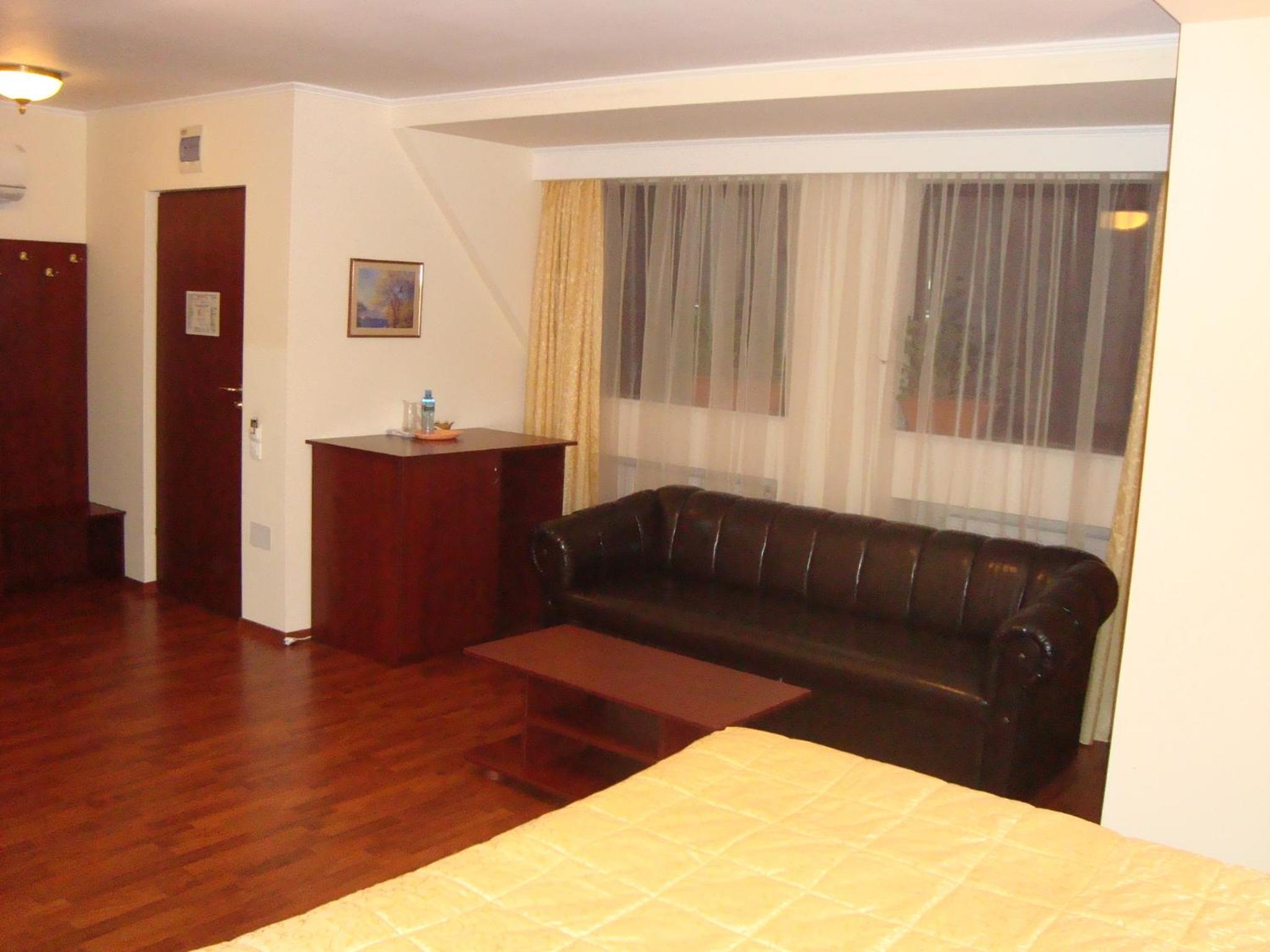 Standard Double Room - Photo 21