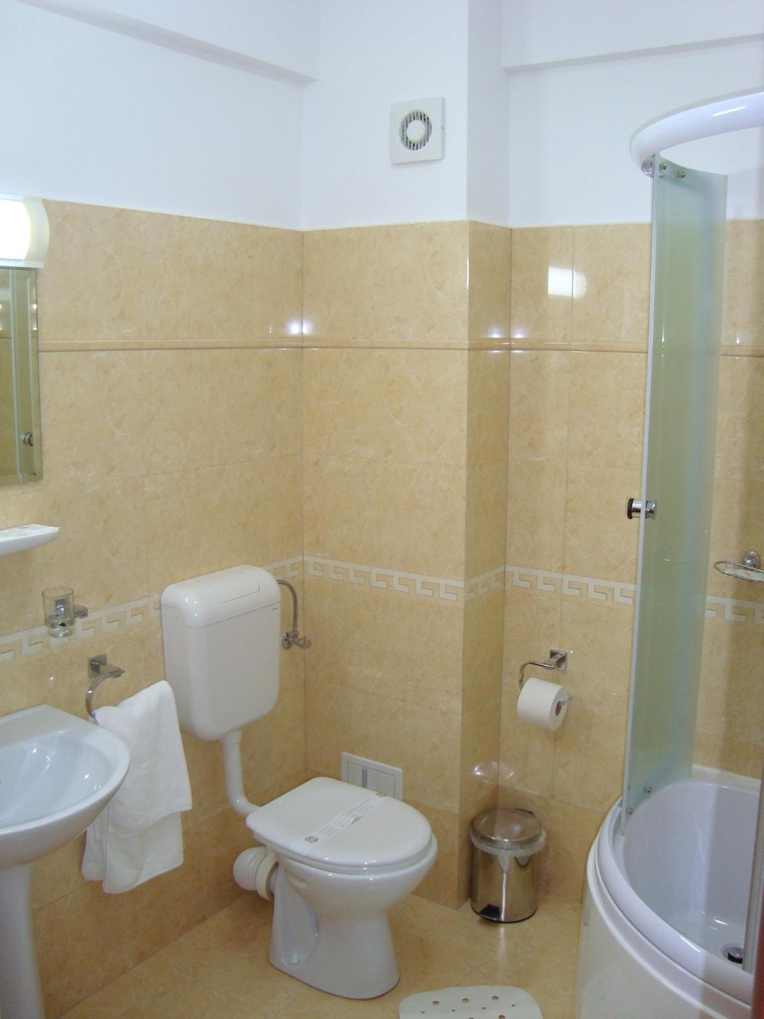 Standard Double Room - Photo 22