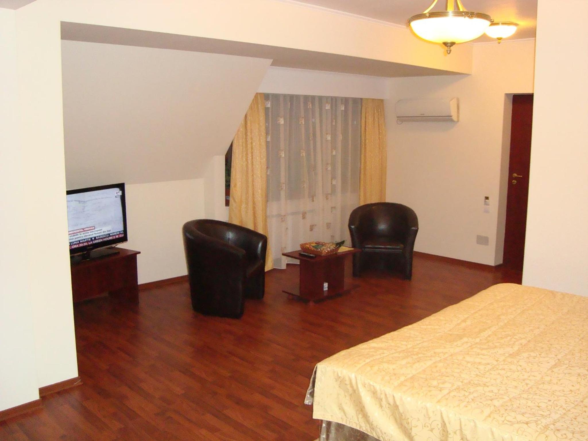 Standard Double Room - Photo 23