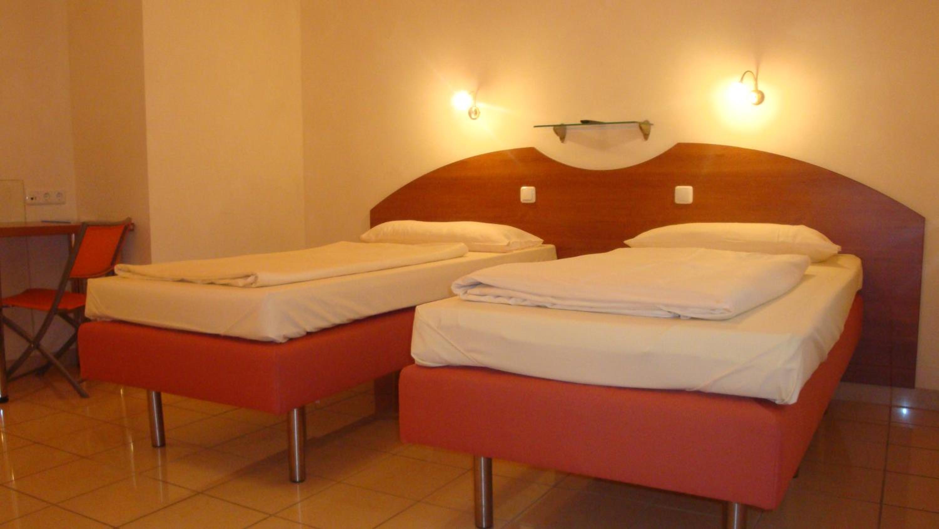 Quadruple Room - Photo 4