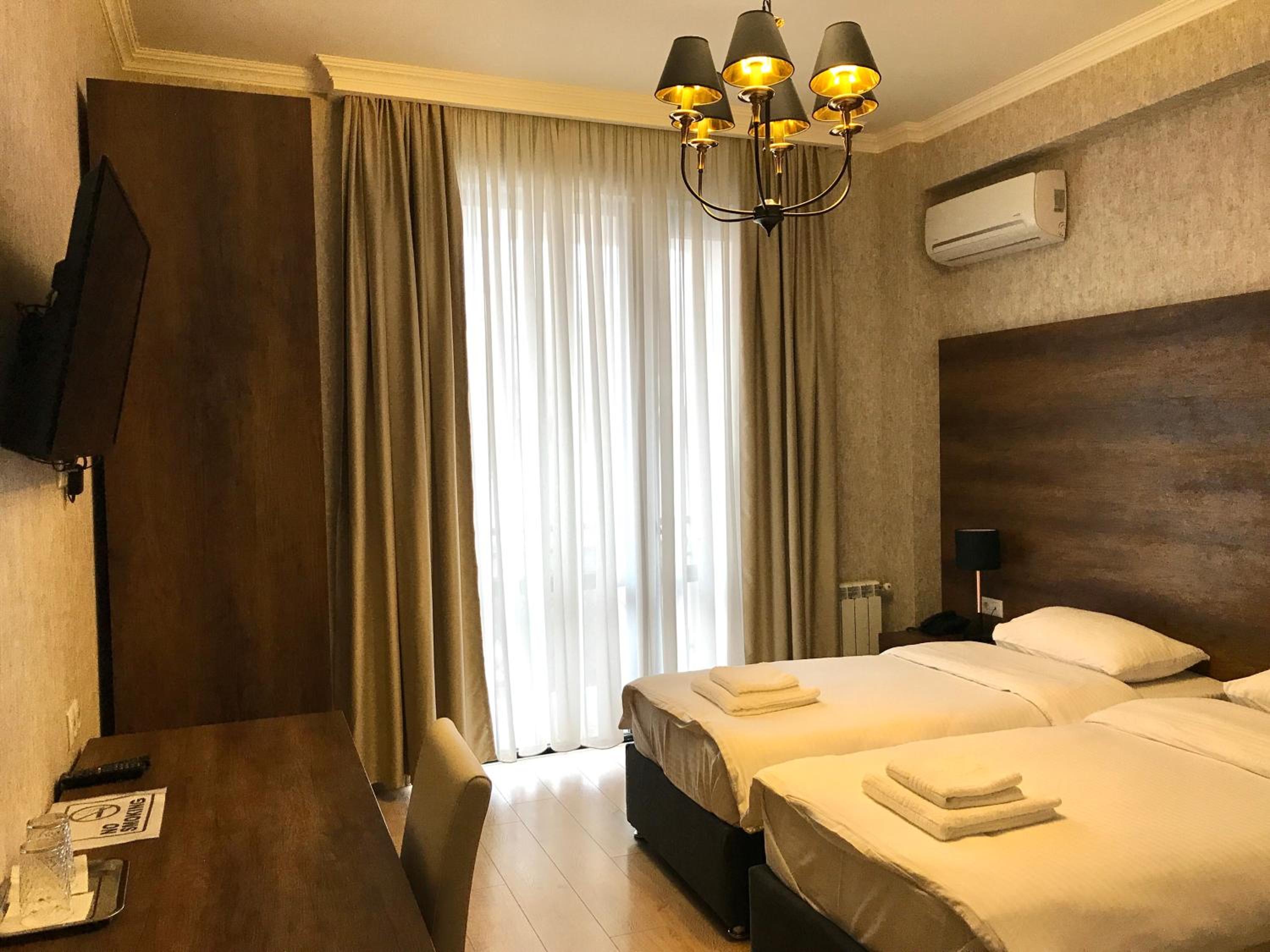 Deluxe Double or Twin Room with Balcony photo 1