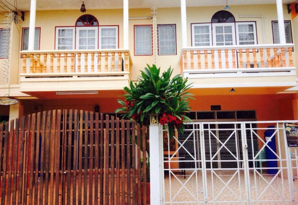 Two-Bedroom Bungalow - Photo 13