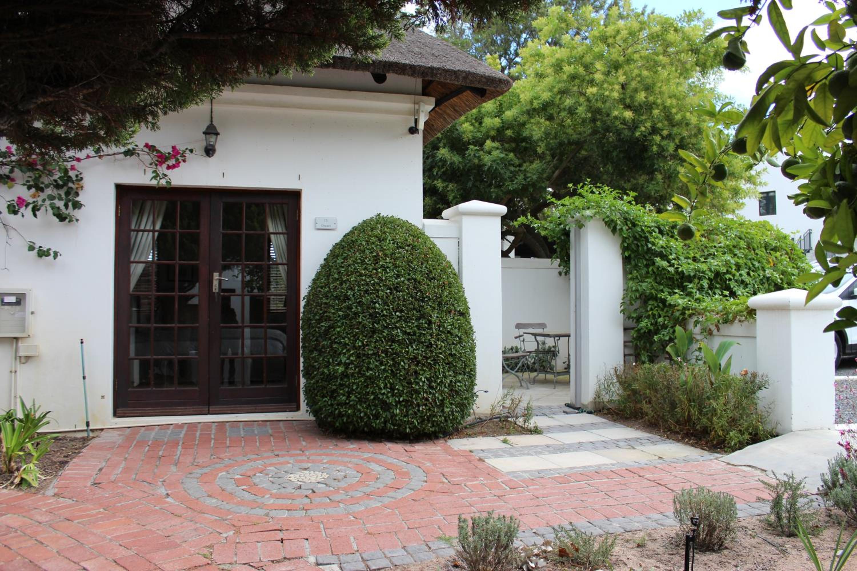 Deluxe Double Room - Downstairs - Photo 7