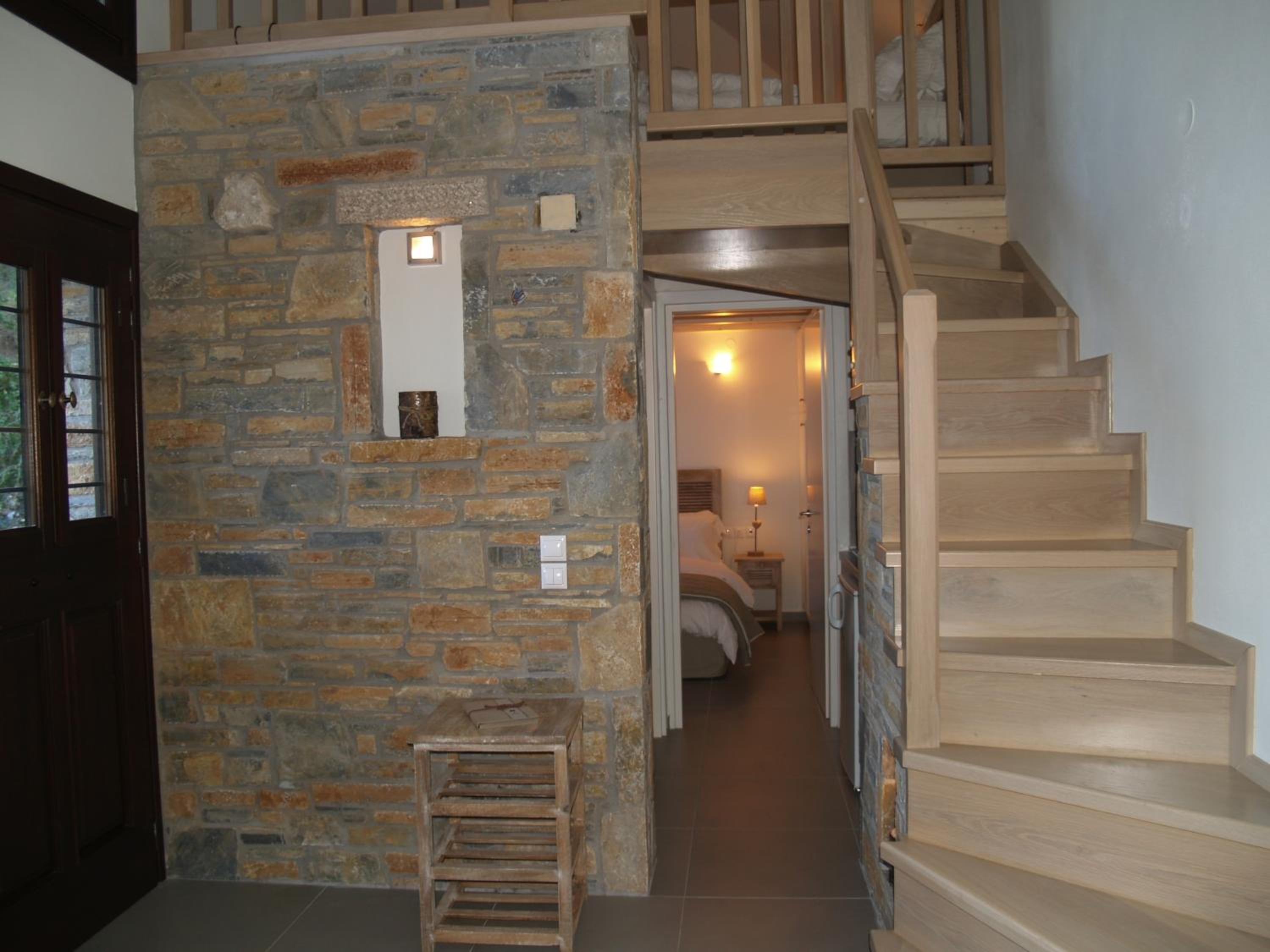 Apartment - Split Level photo 2