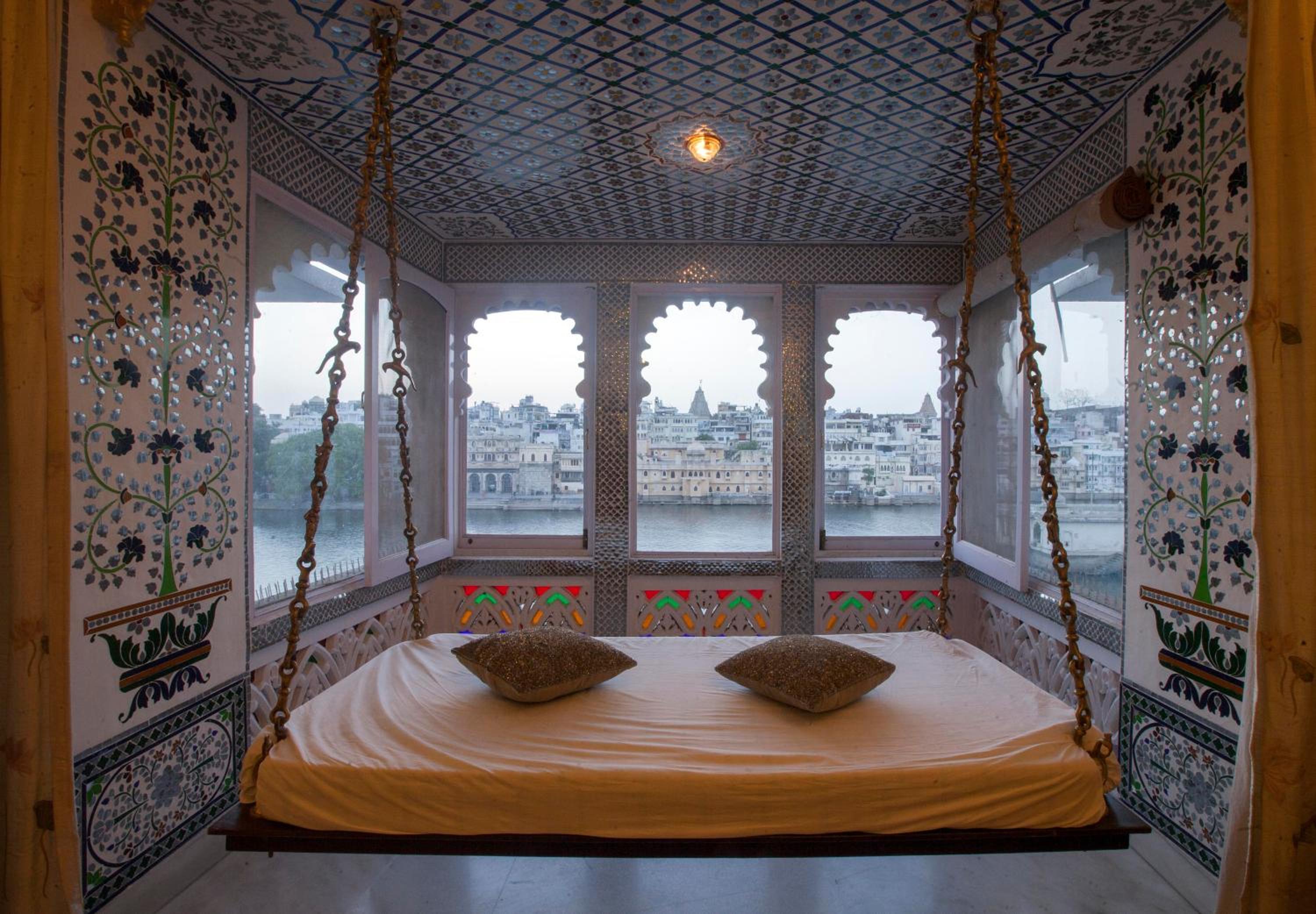 Suite with Lake View - Photo 2
